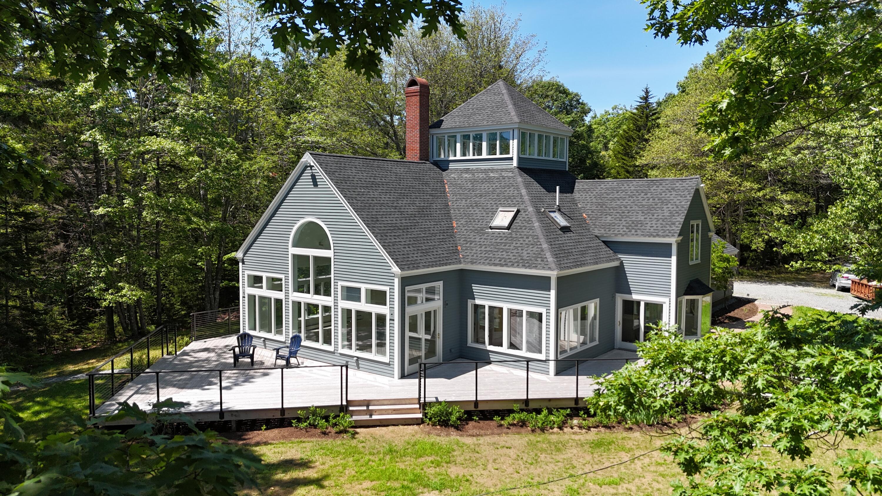82 Falcon Lane