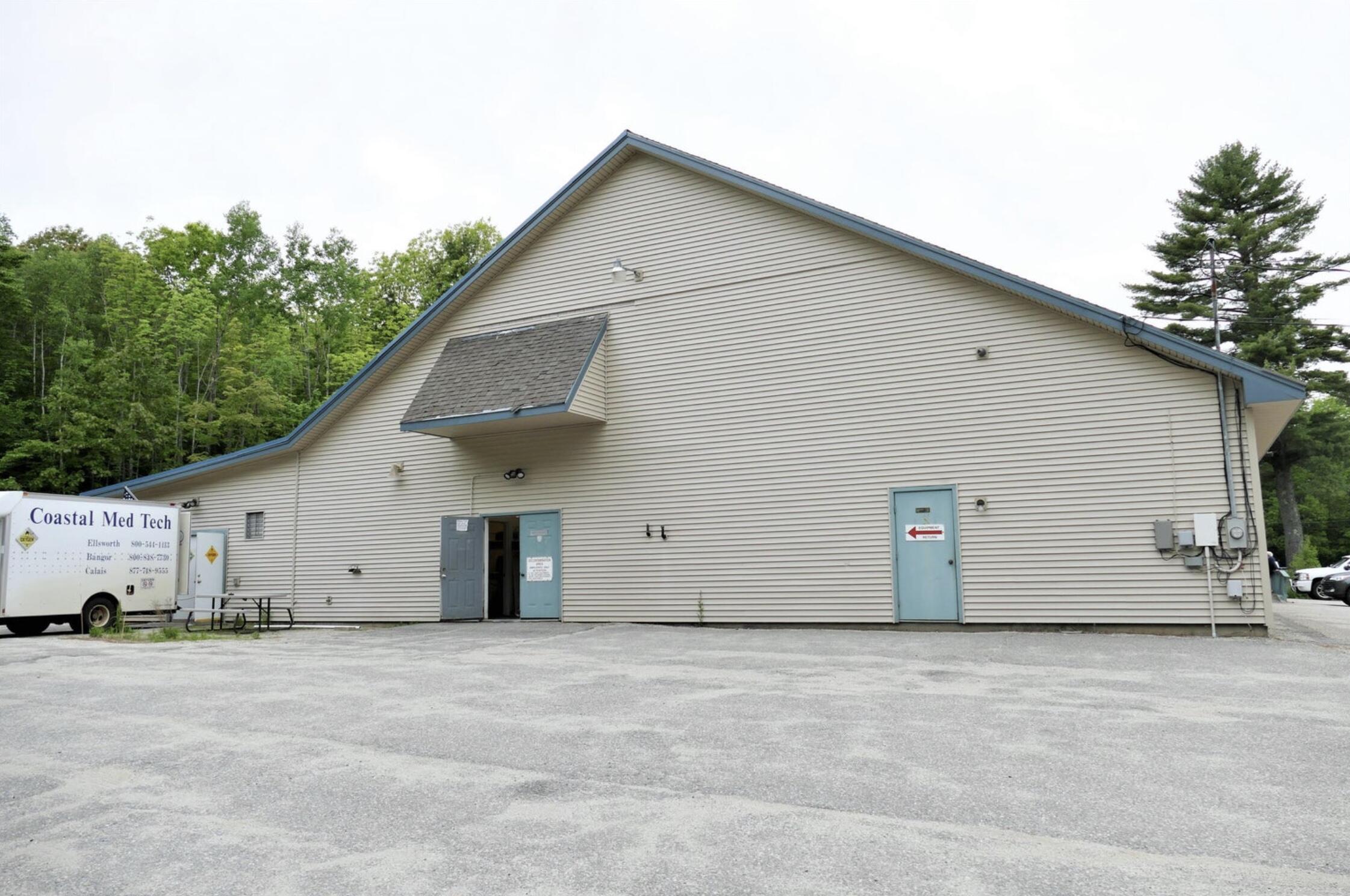 25 Douglas Highway