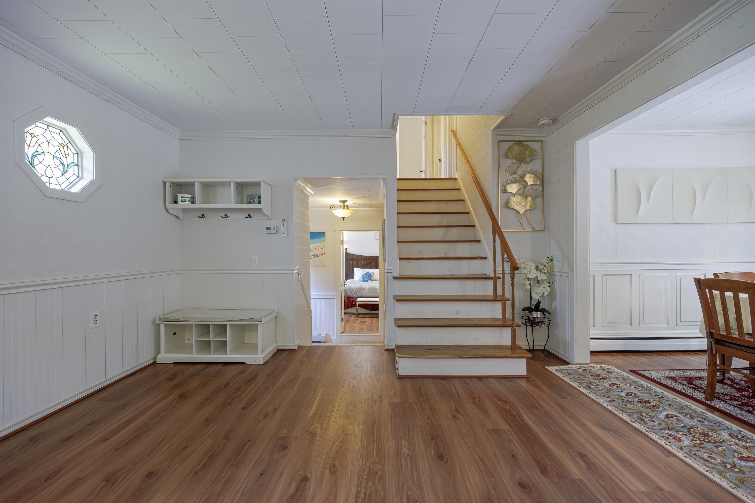 17 Mcdonald Avenue
