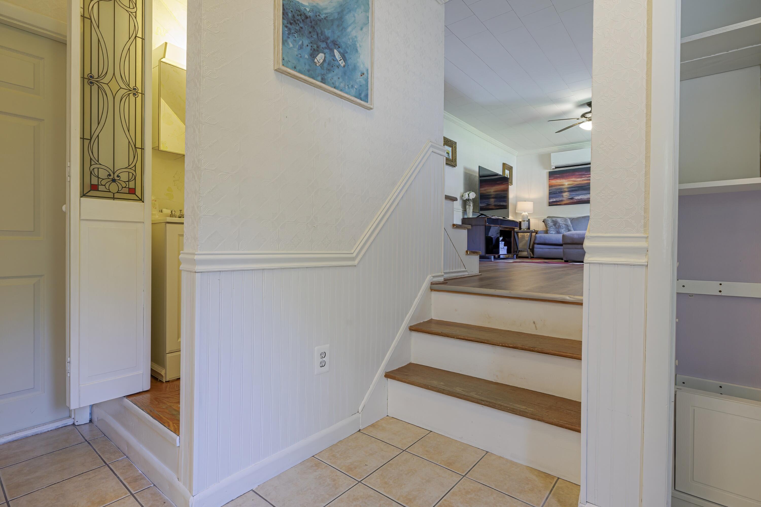 17 Mcdonald Avenue