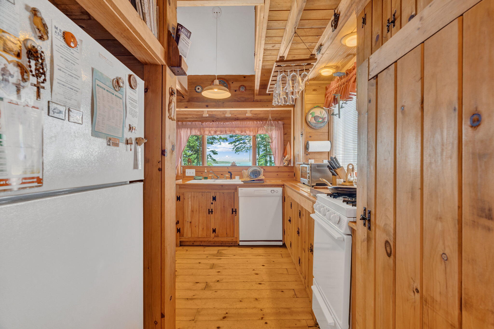 142 E Point Road