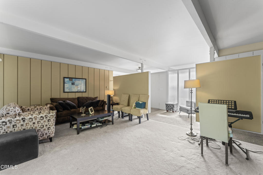 796 S Saticoy Avenue