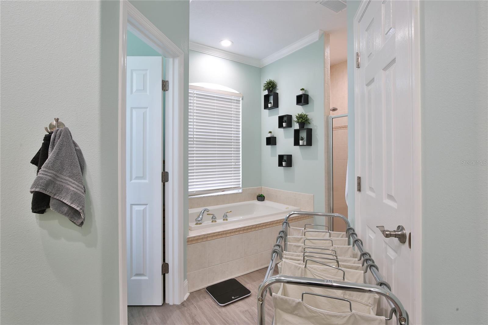 4801 THREE OAKS BLVD