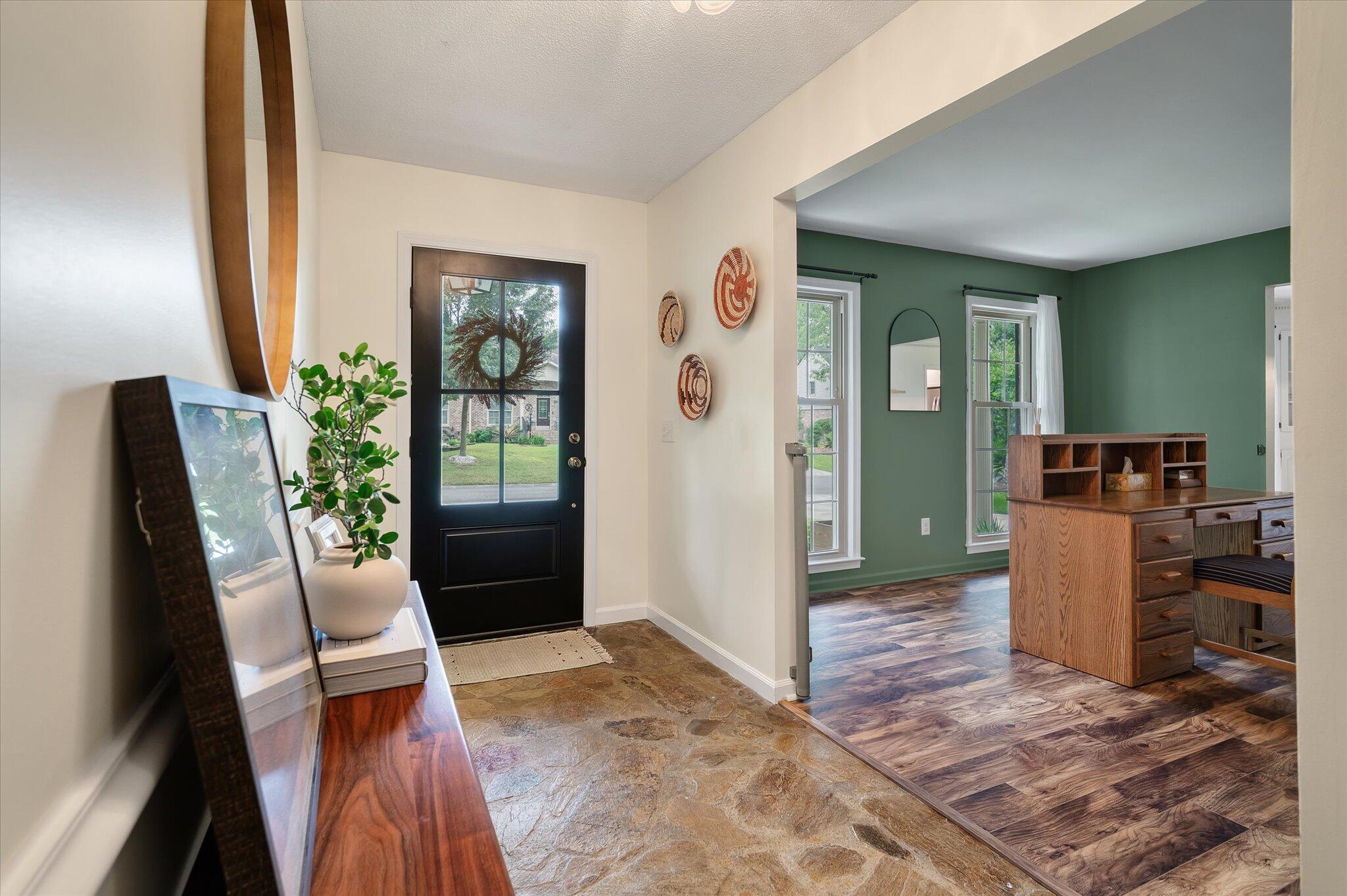 109 Lakeview Drive