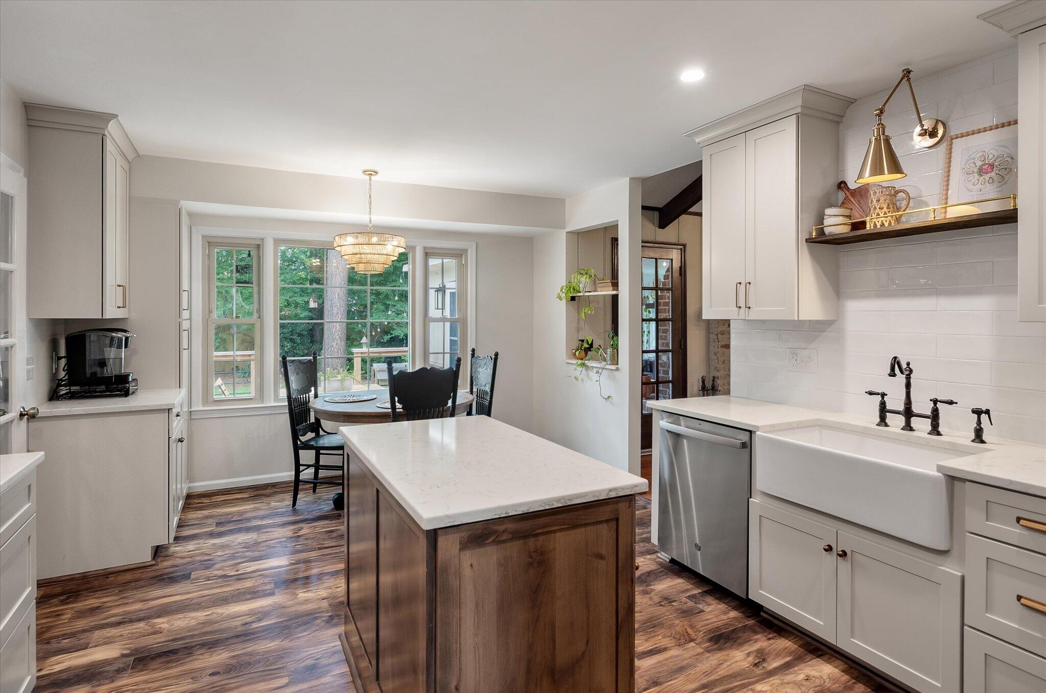 109 Lakeview Drive