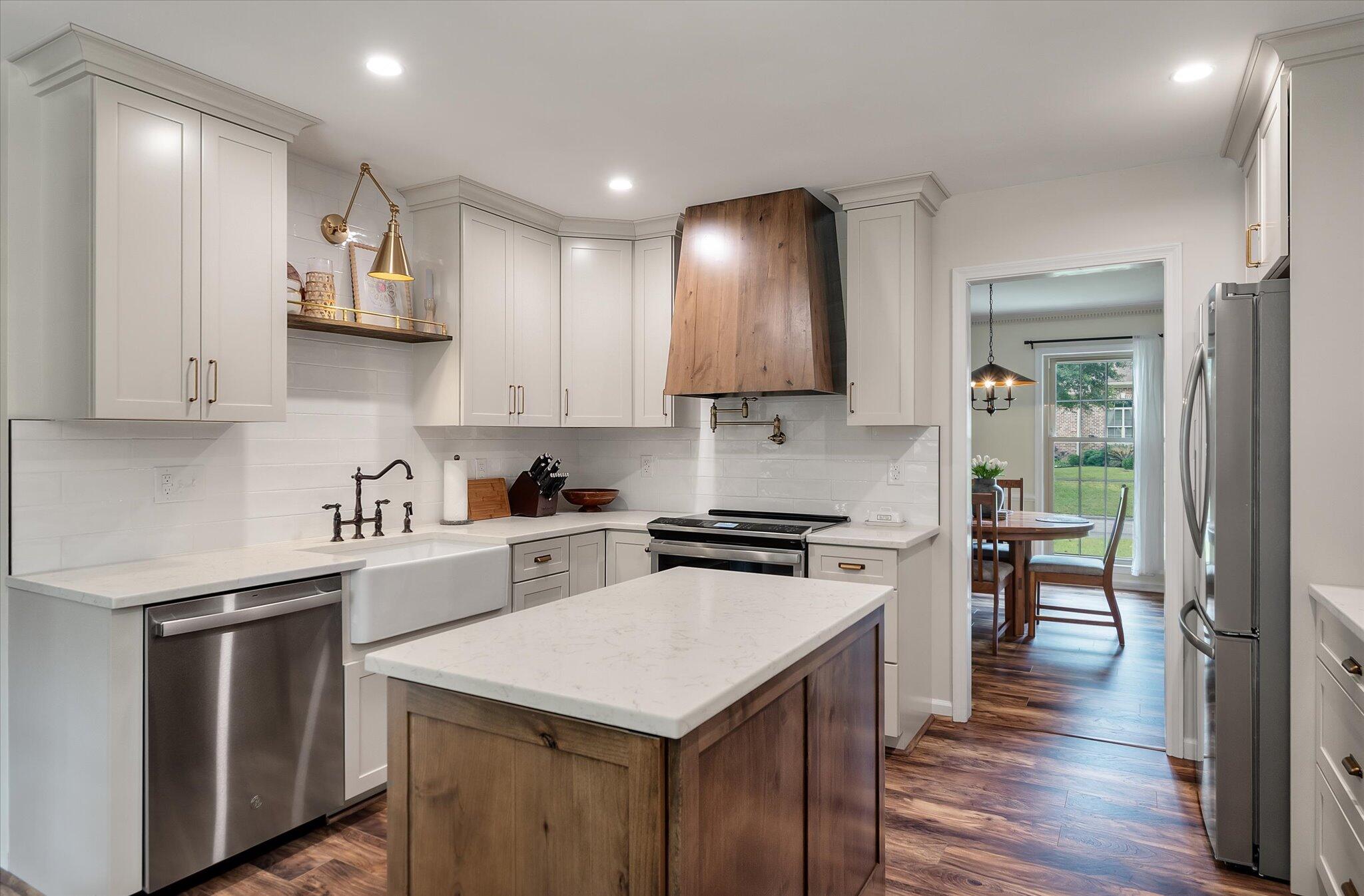 109 Lakeview Drive