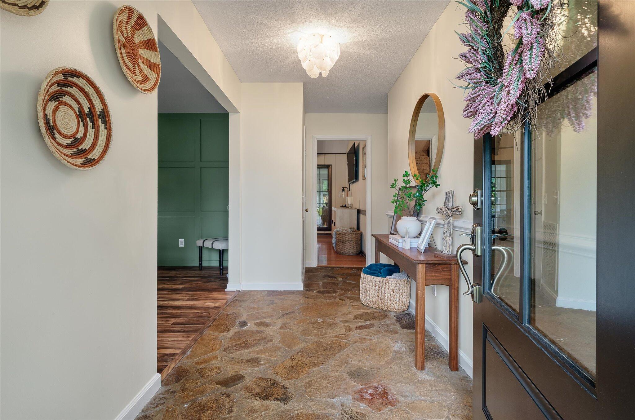 109 Lakeview Drive