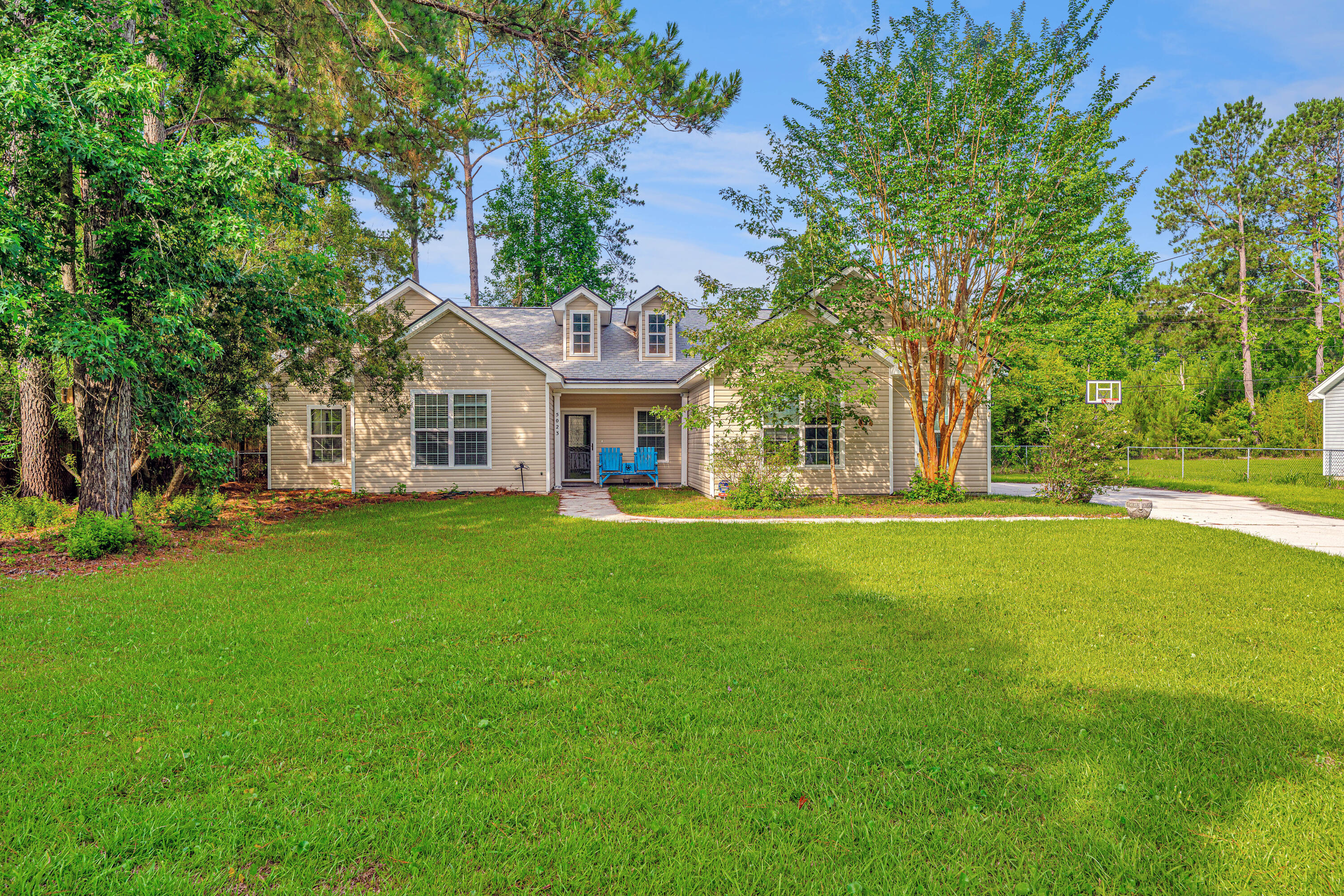 5023 Manor Road