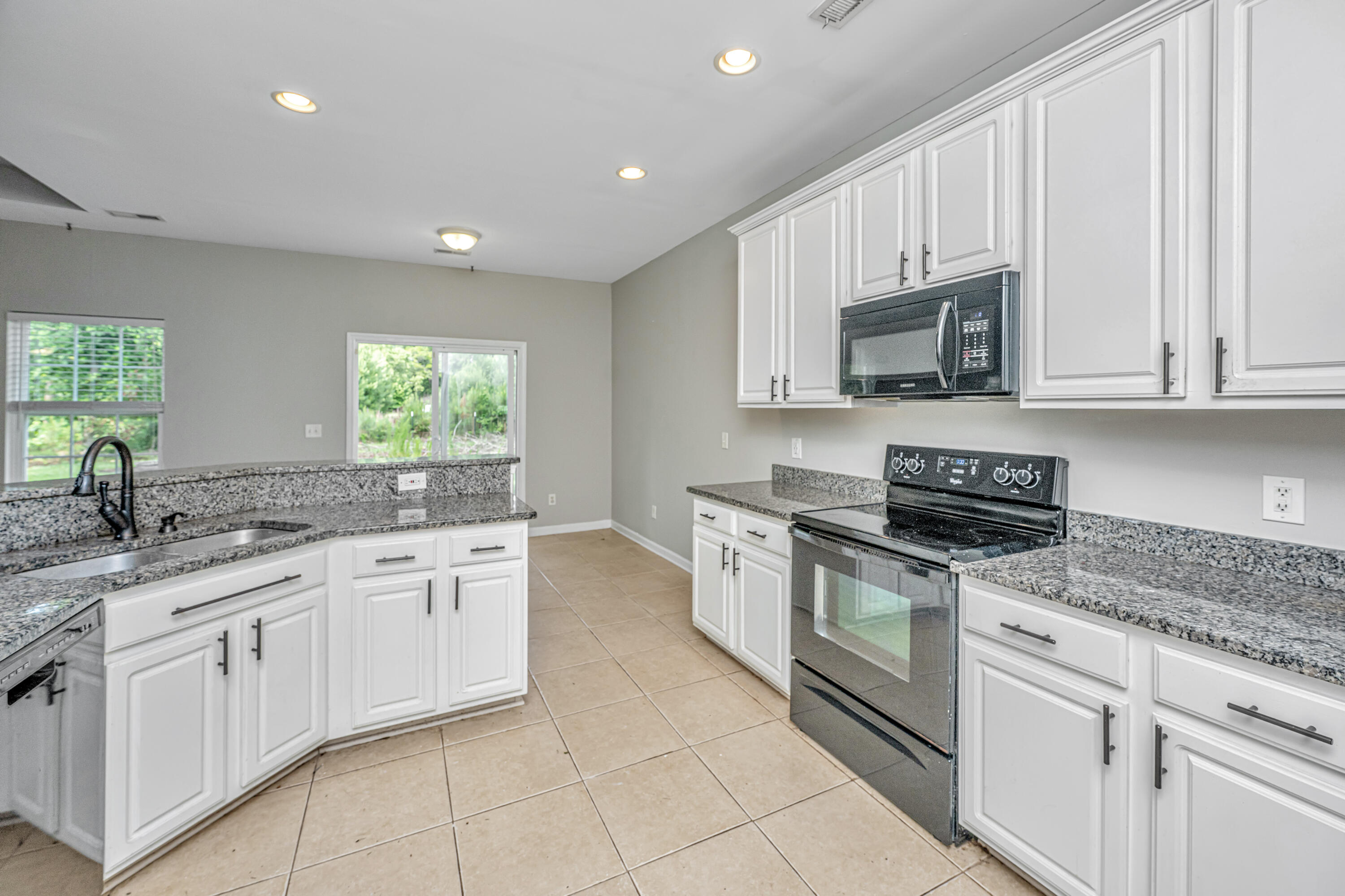 5023 Manor Road