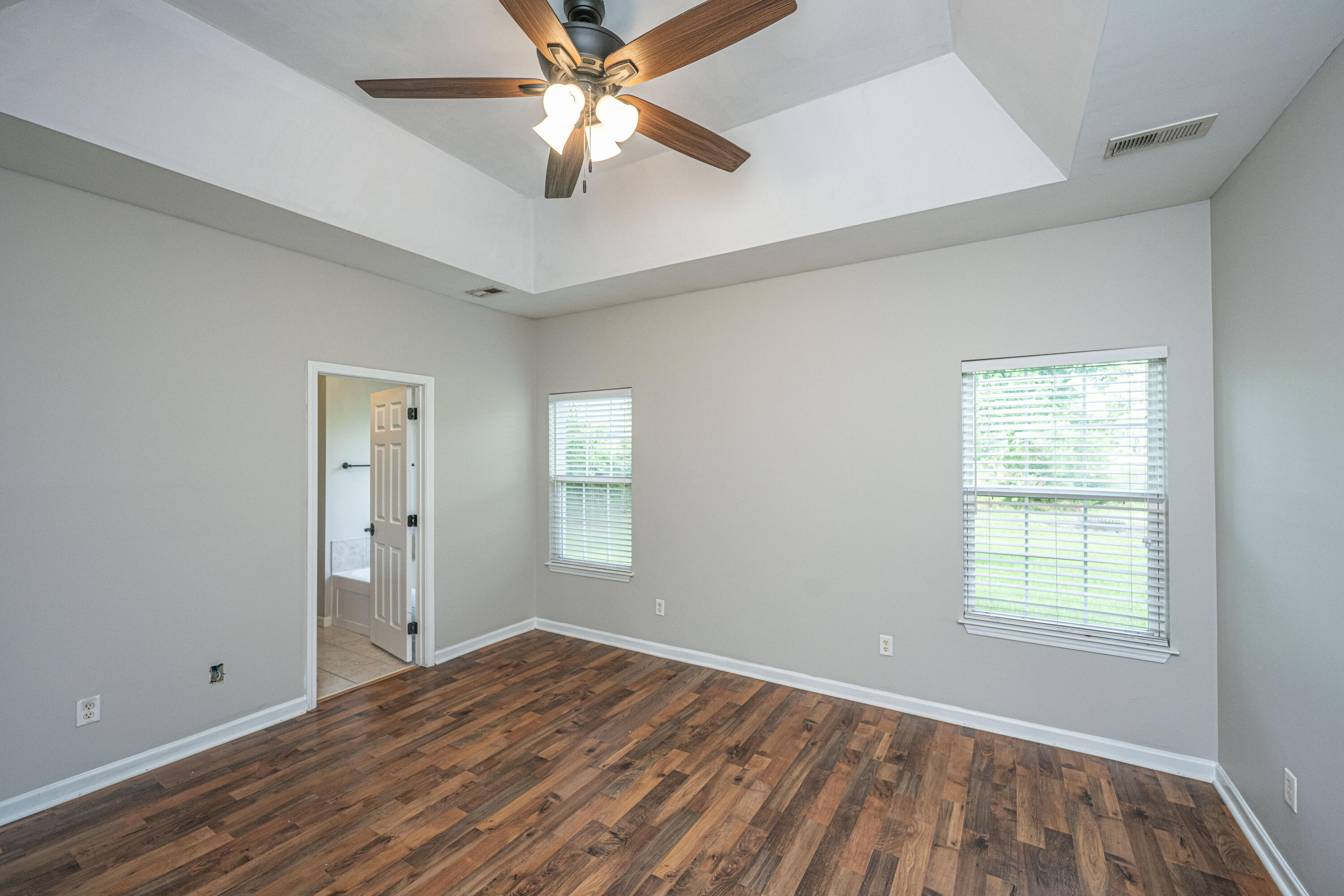 5023 Manor Road