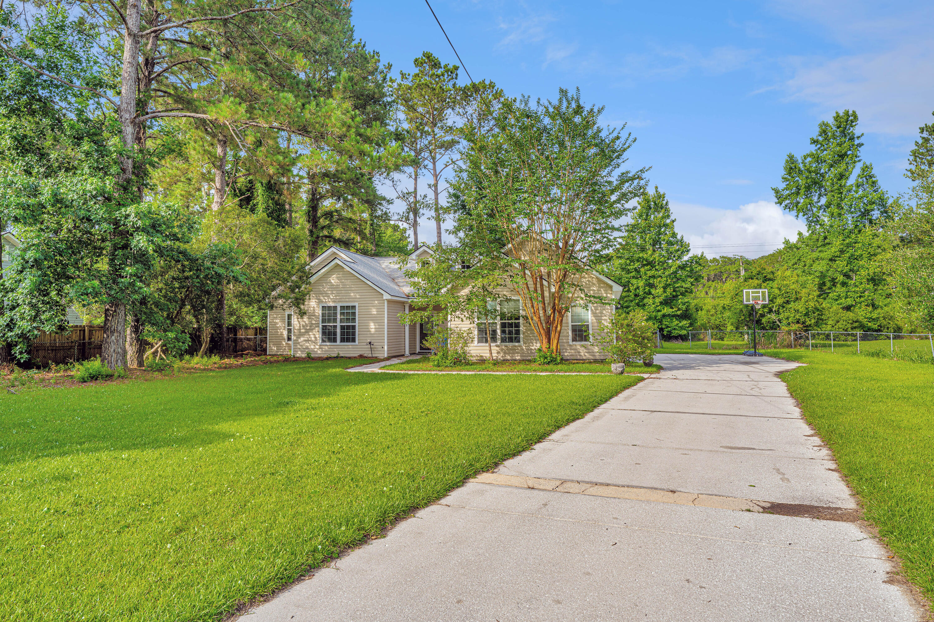 5023 Manor Road
