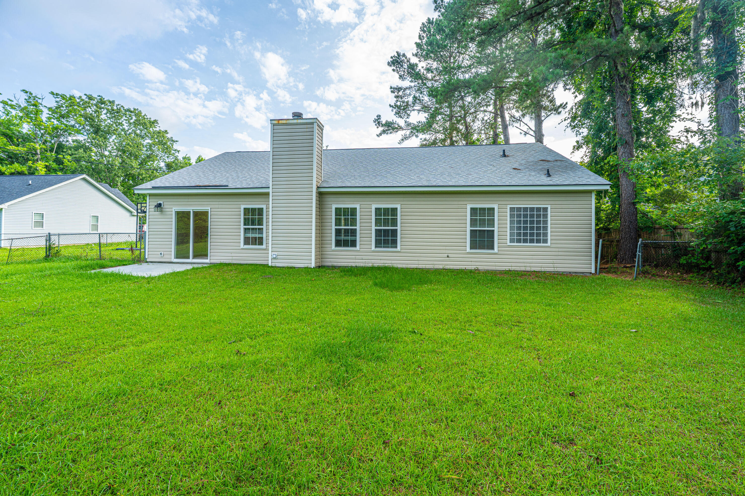 5023 Manor Road