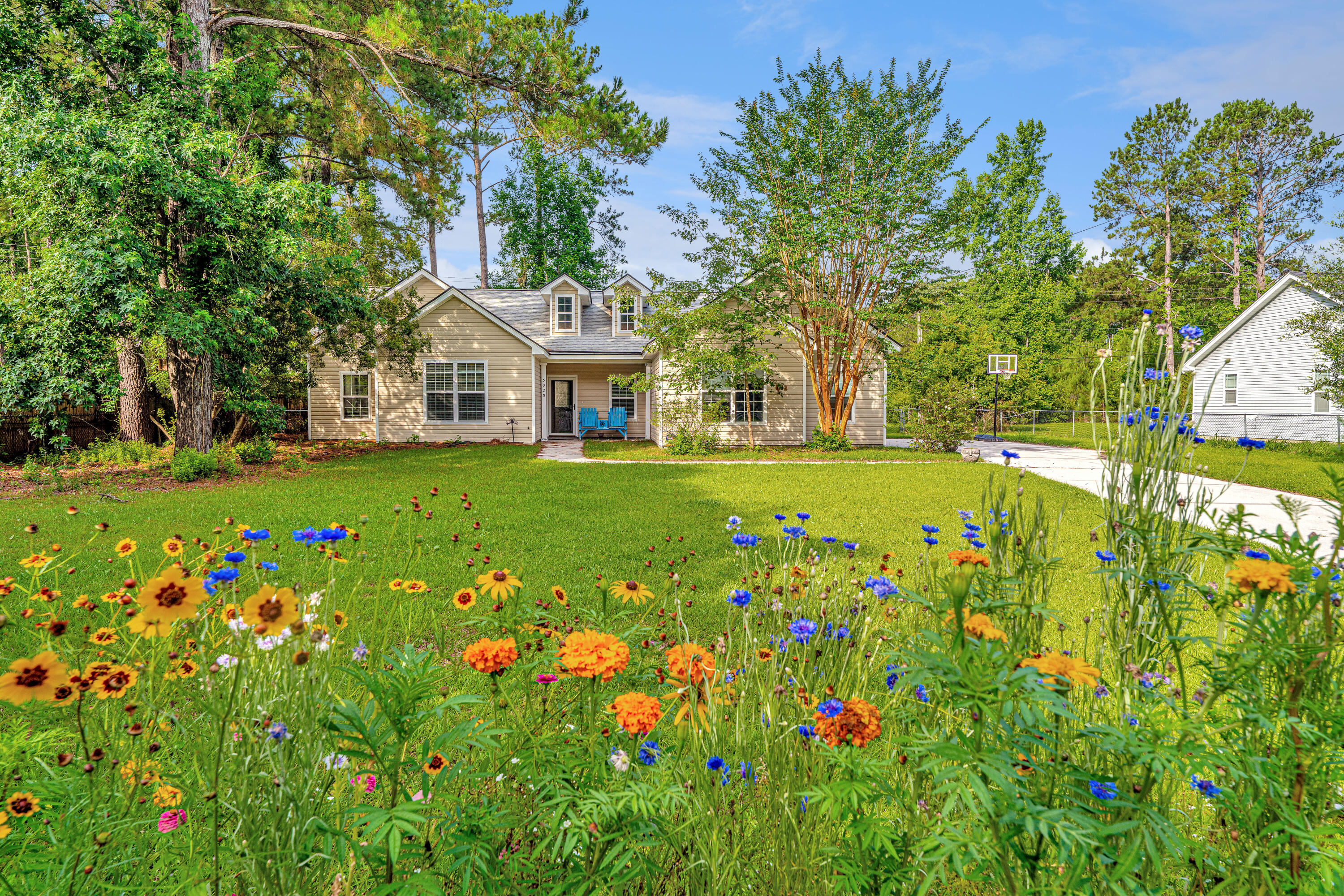 5023 Manor Road
