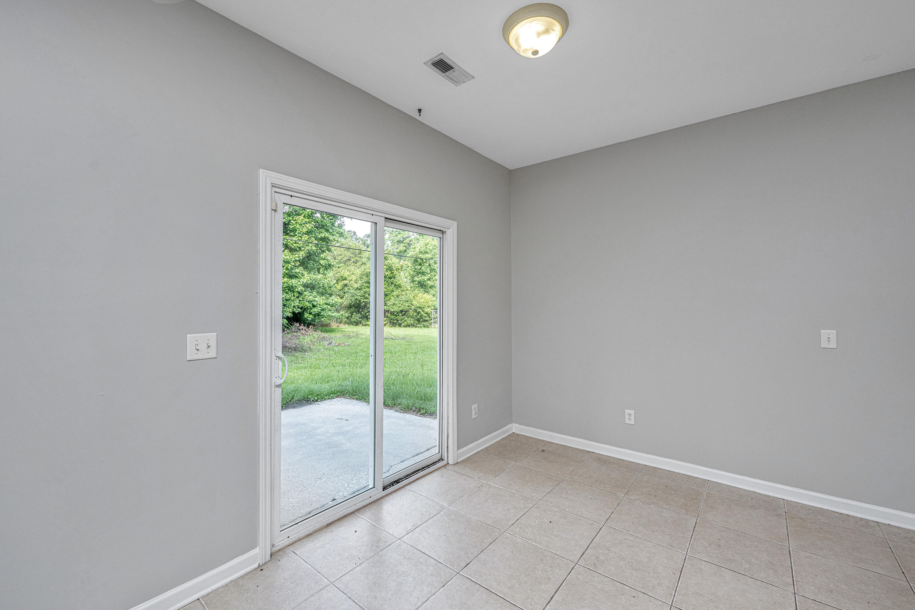 5023 Manor Road