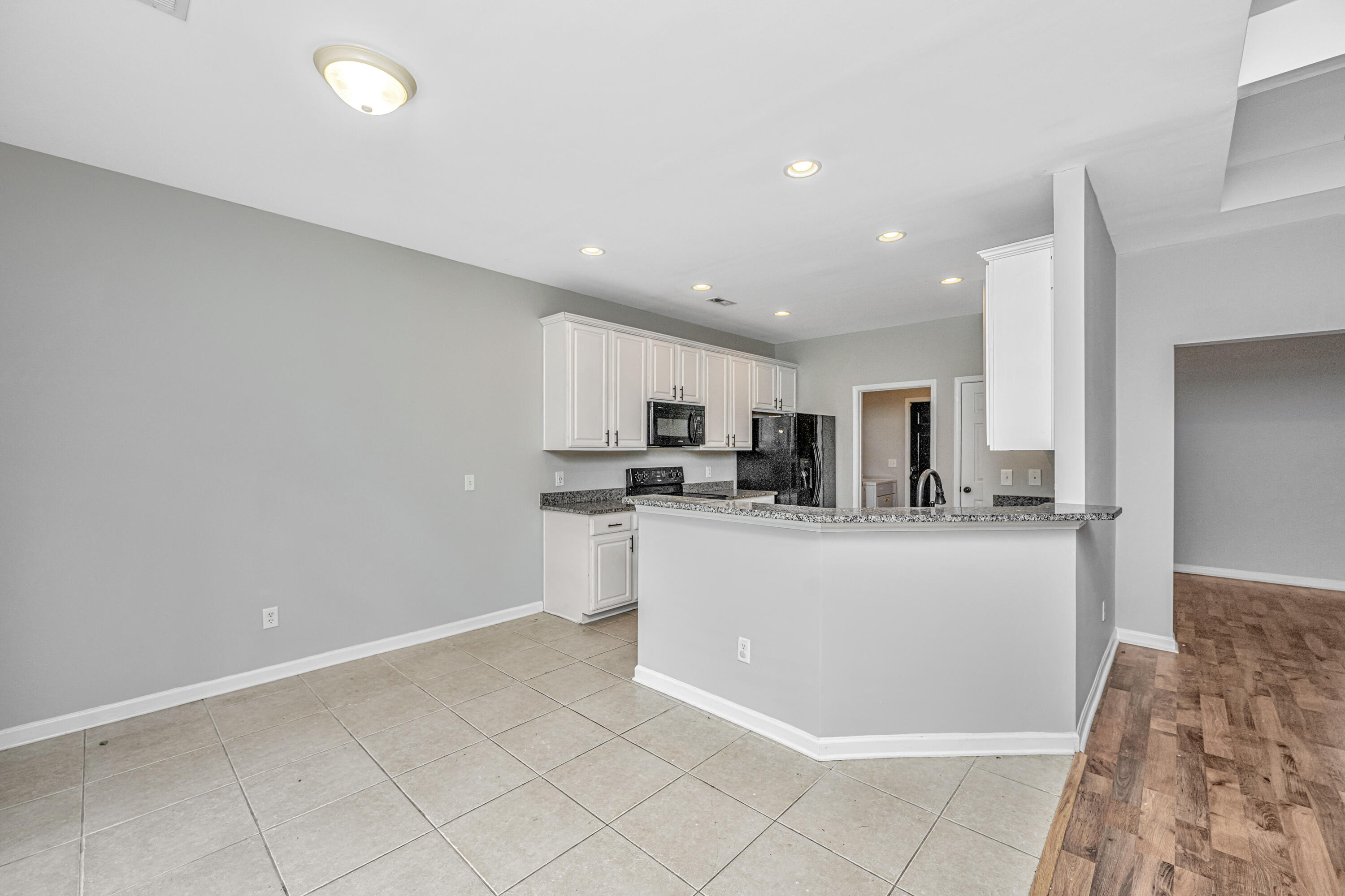 5023 Manor Road