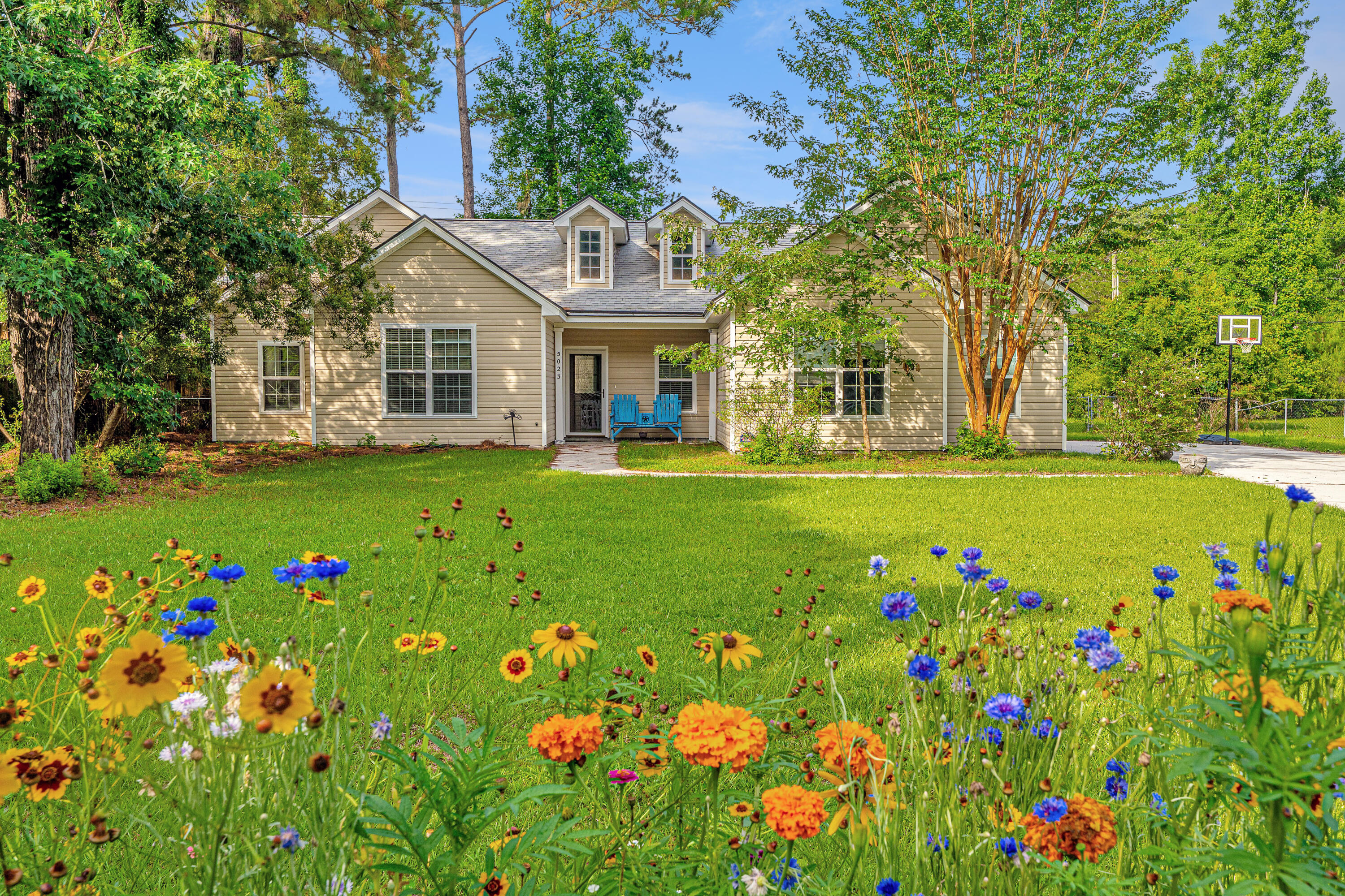 5023 Manor Road