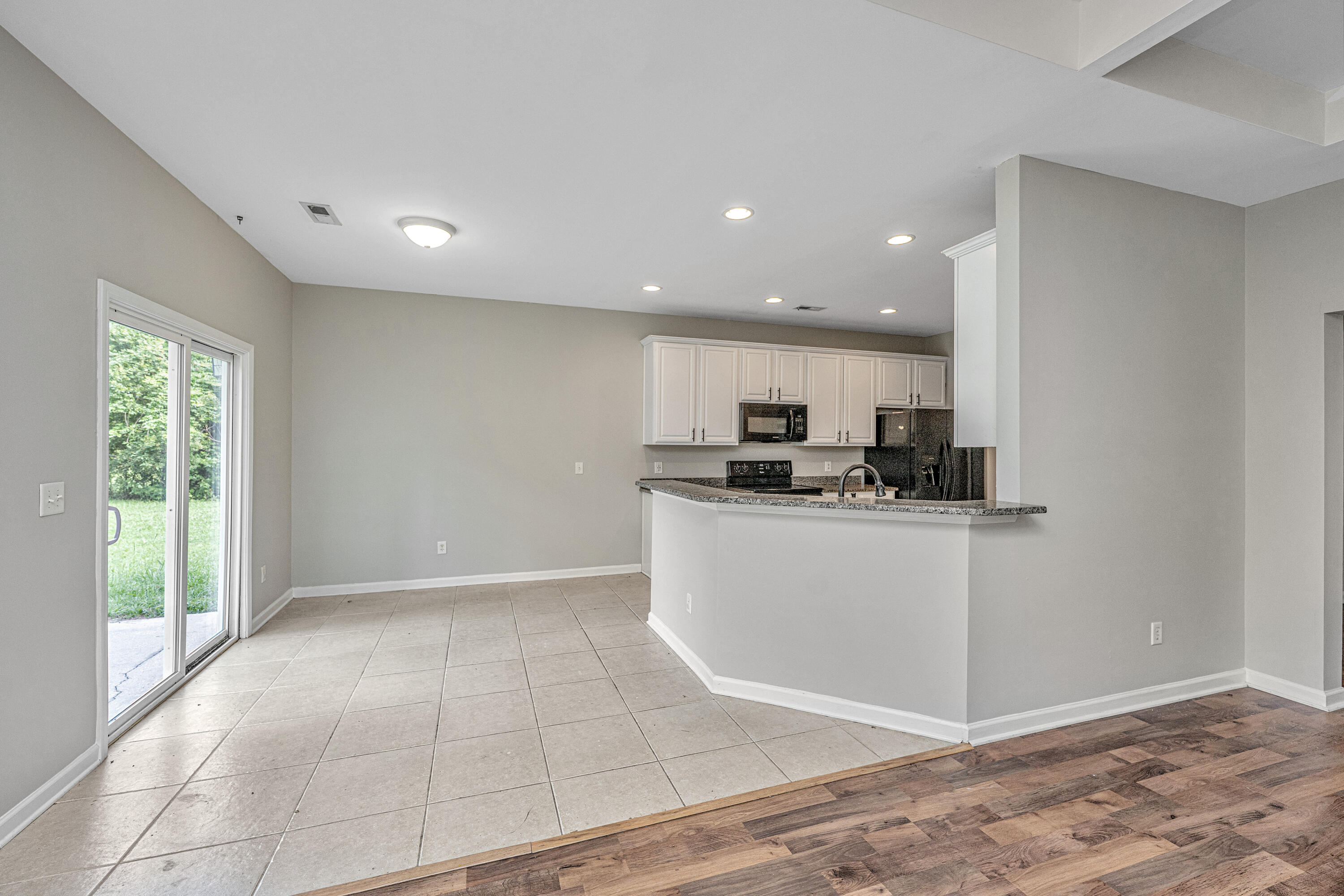 5023 Manor Road