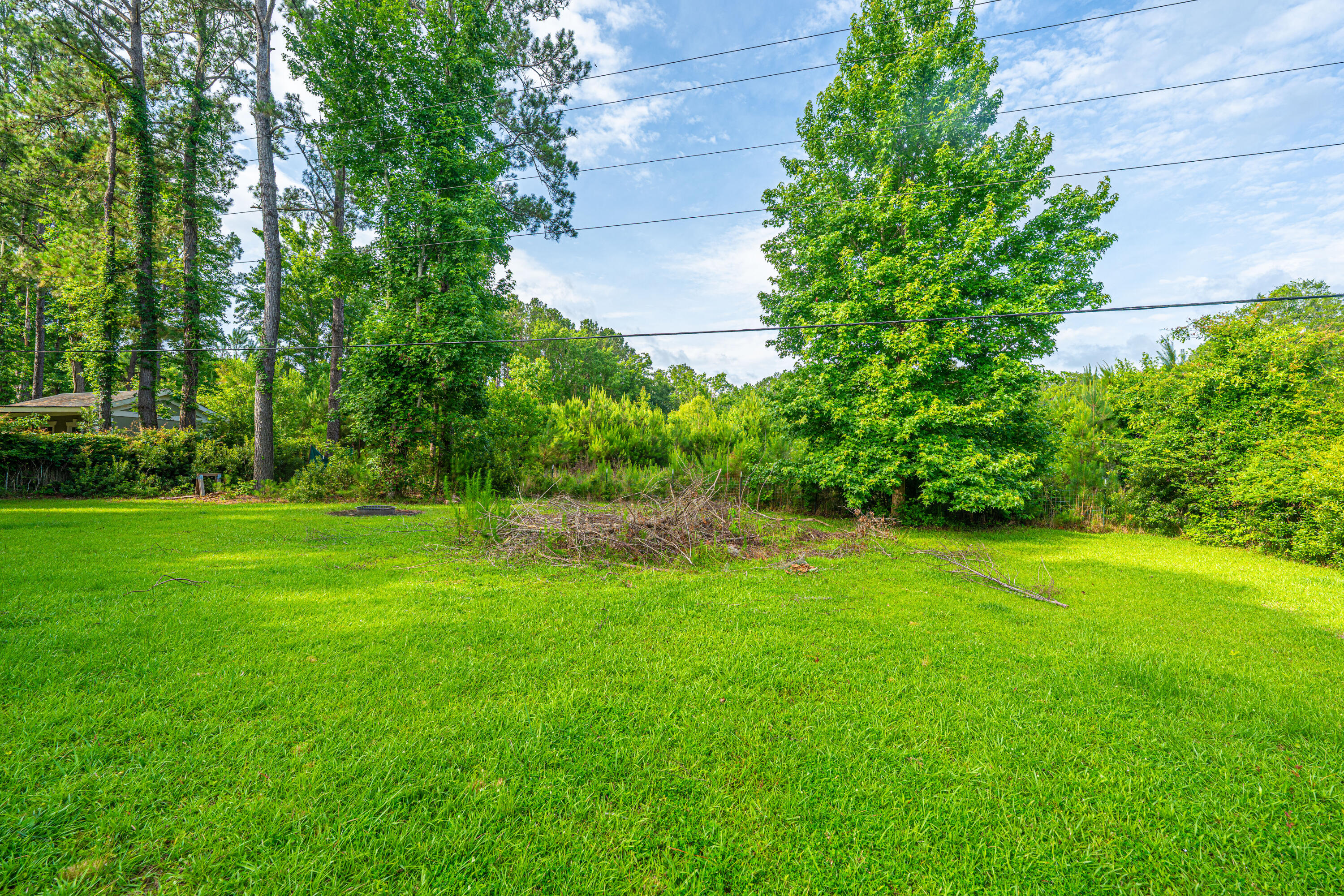 5023 Manor Road