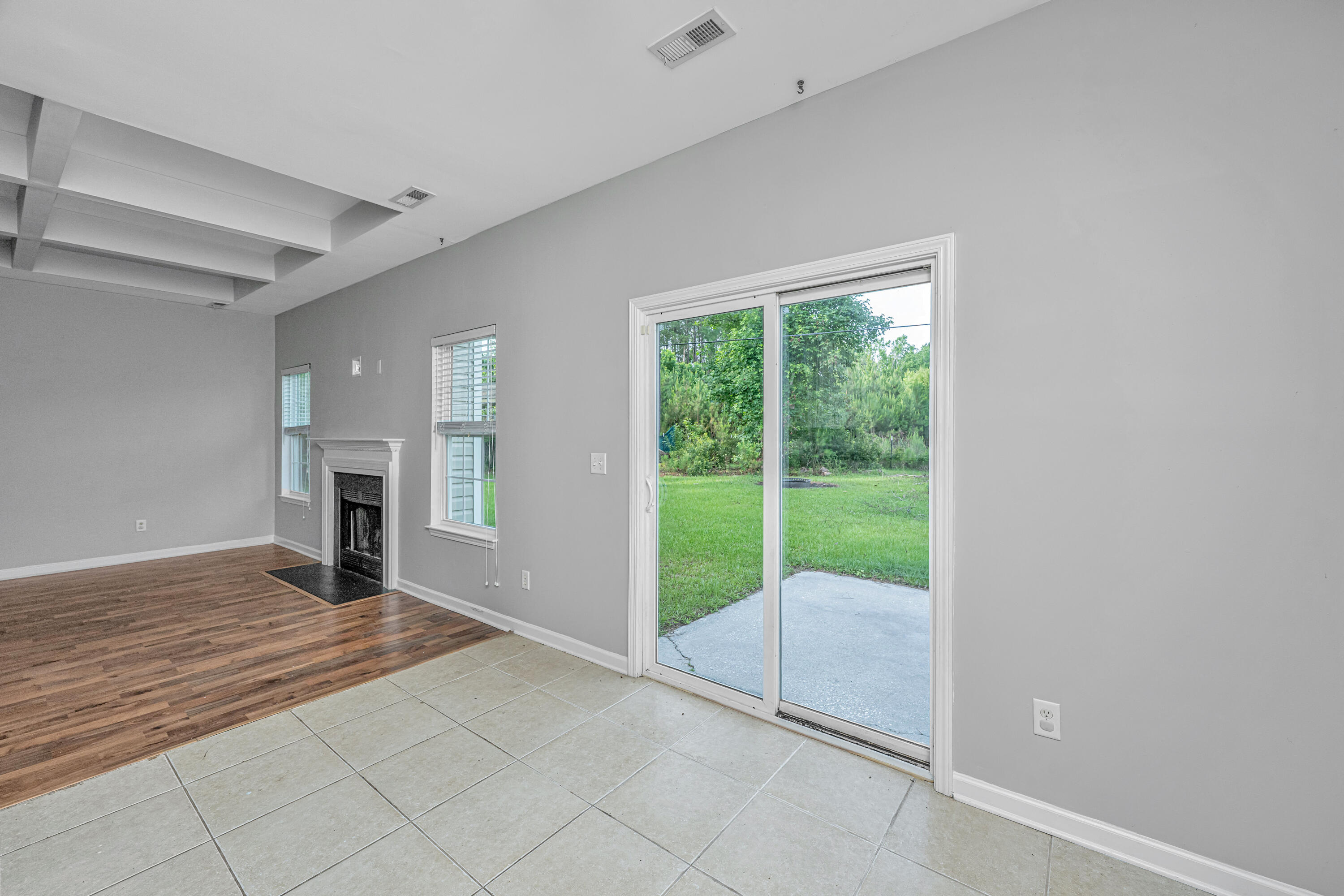 5023 Manor Road