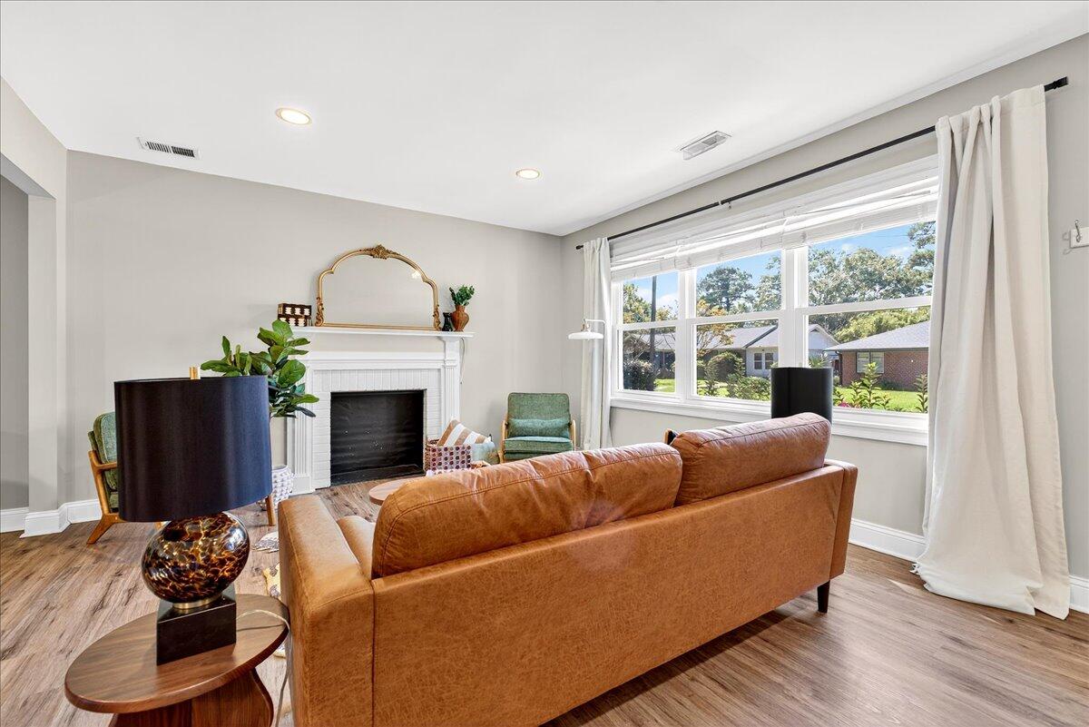 712 Longfellow Road