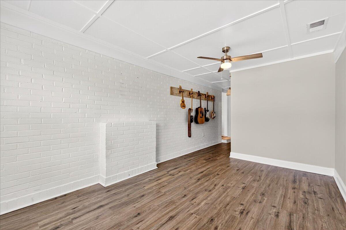 712 Longfellow Road