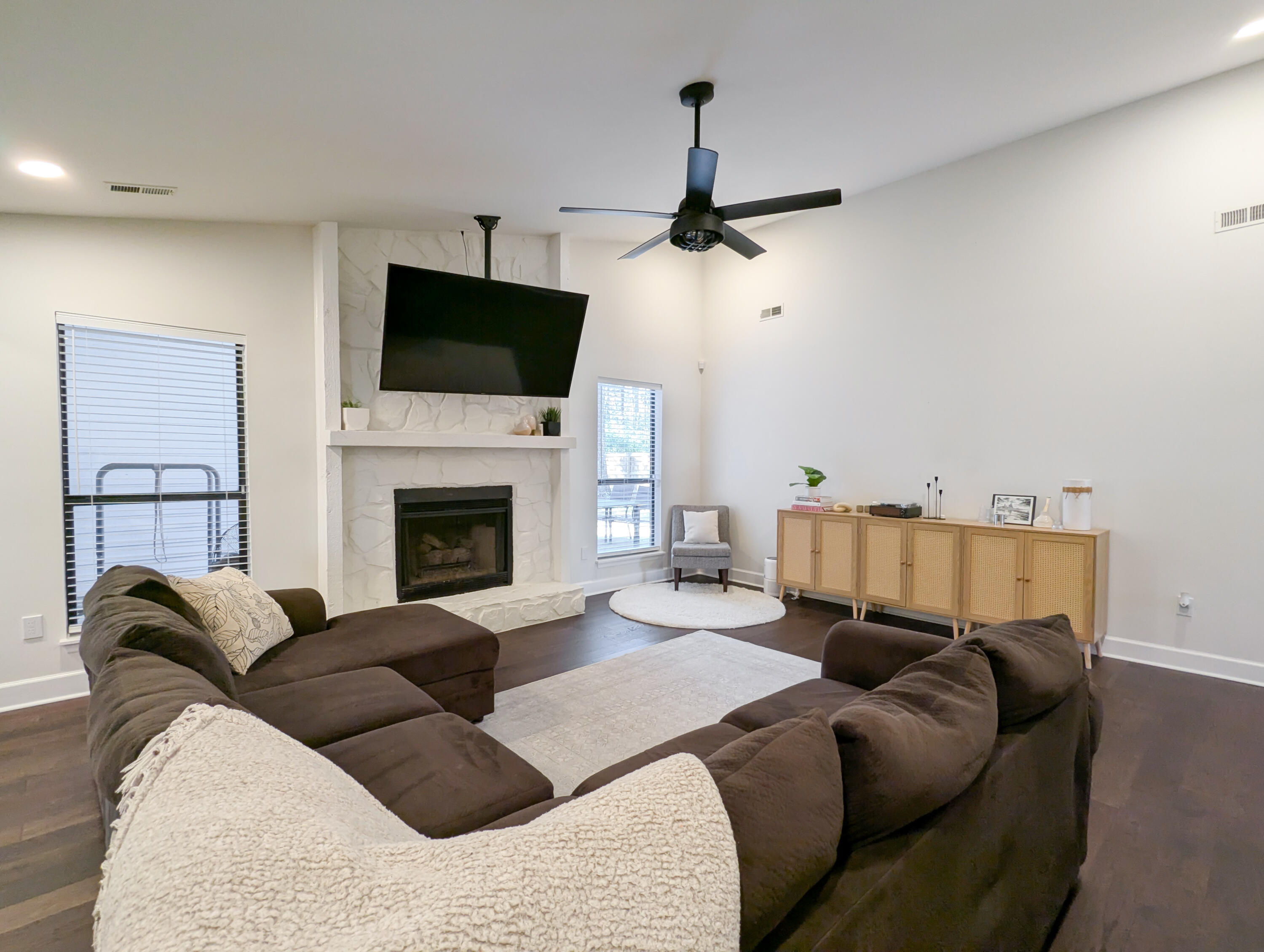 1427 Emerald Forest Parkway