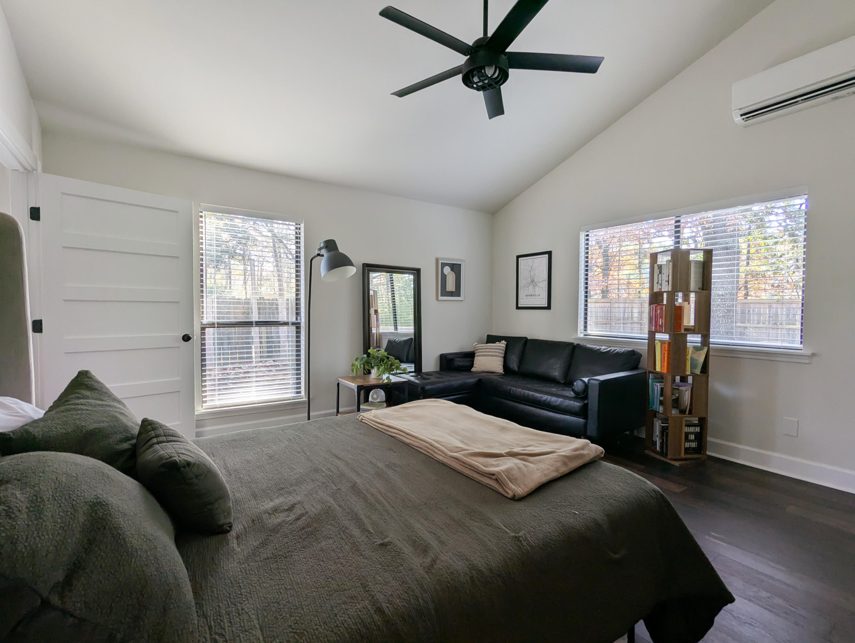 1427 Emerald Forest Parkway