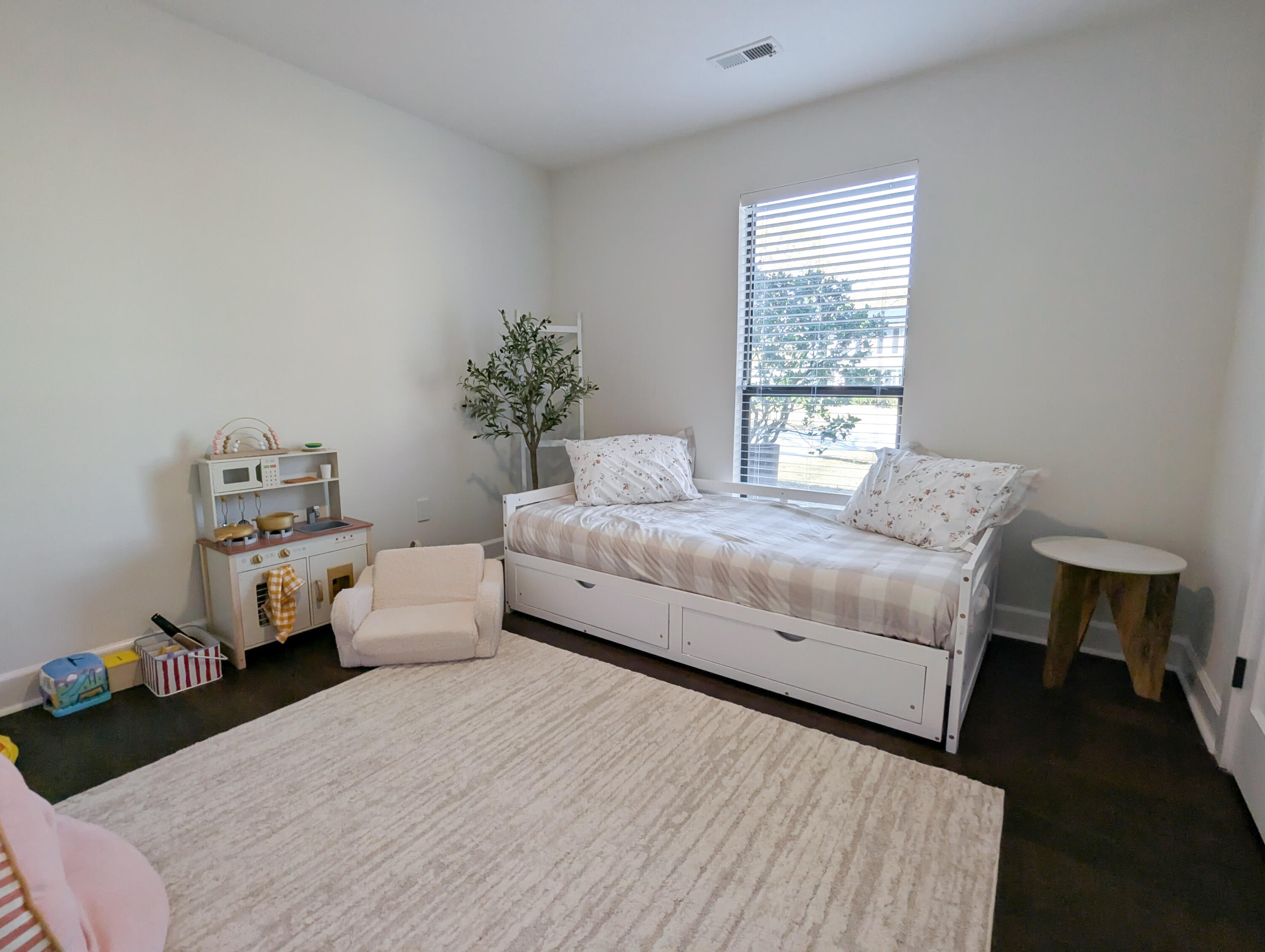 1427 Emerald Forest Parkway