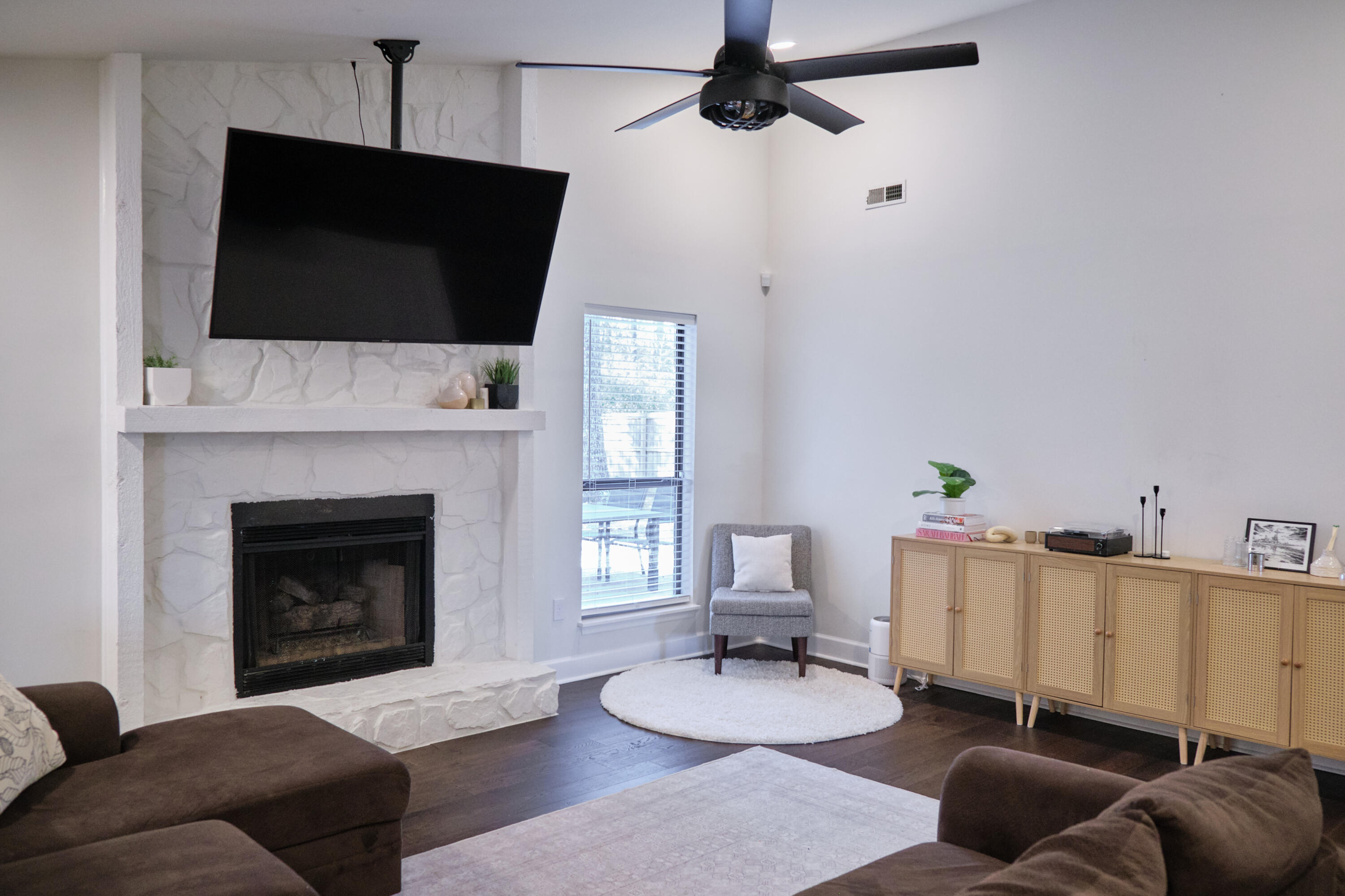 1427 Emerald Forest Parkway