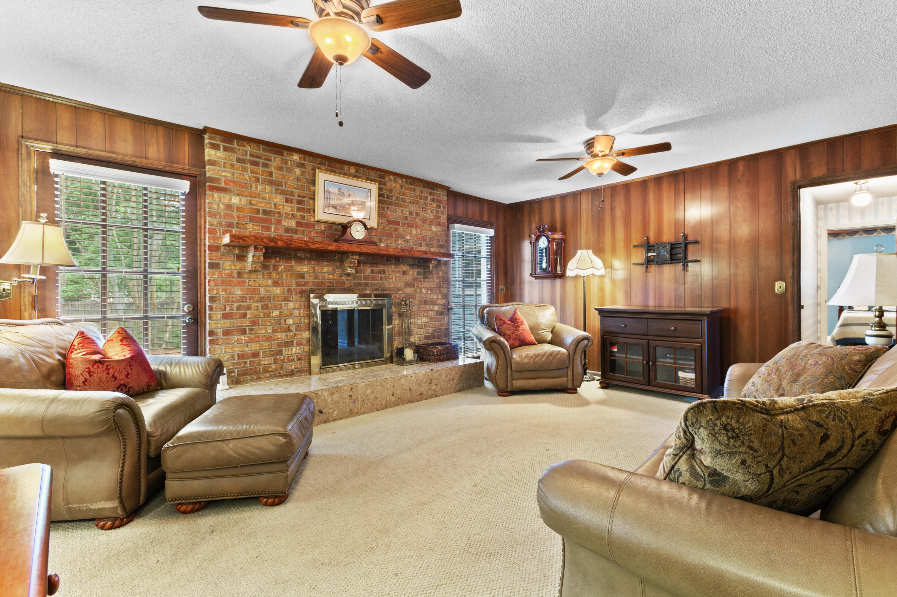 5924 Commonwealth Circle