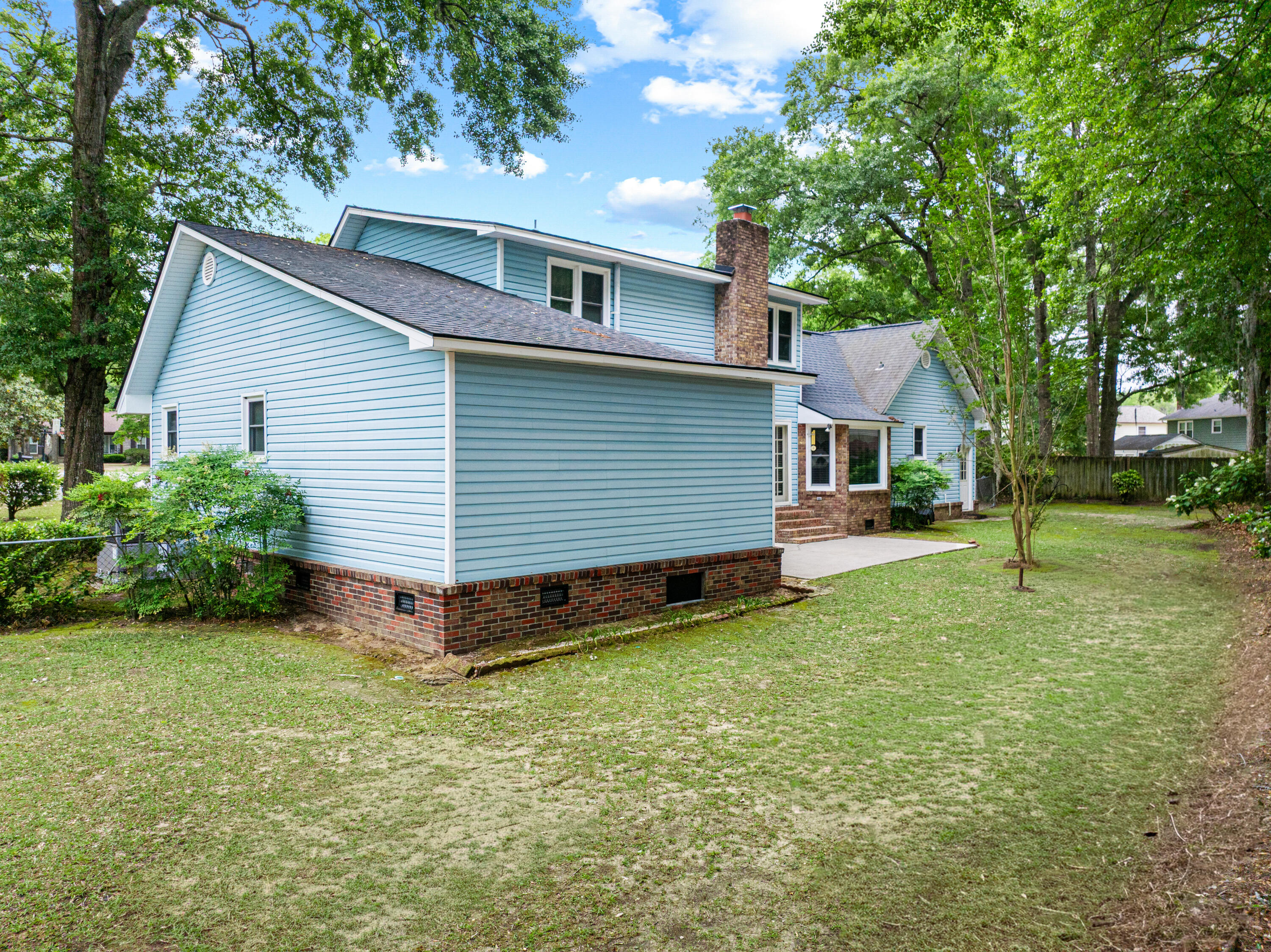 5924 Commonwealth Circle
