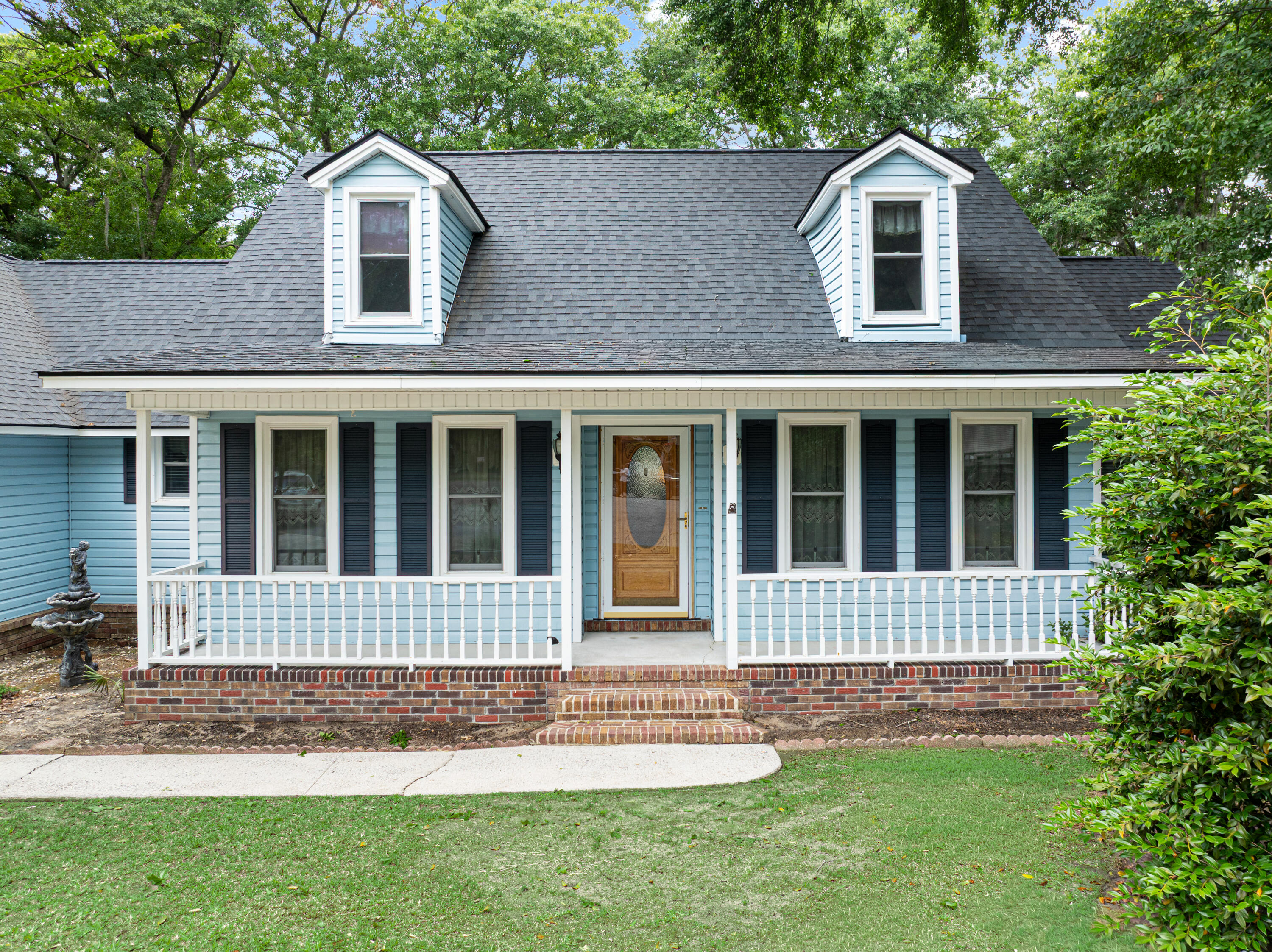 5924 Commonwealth Circle
