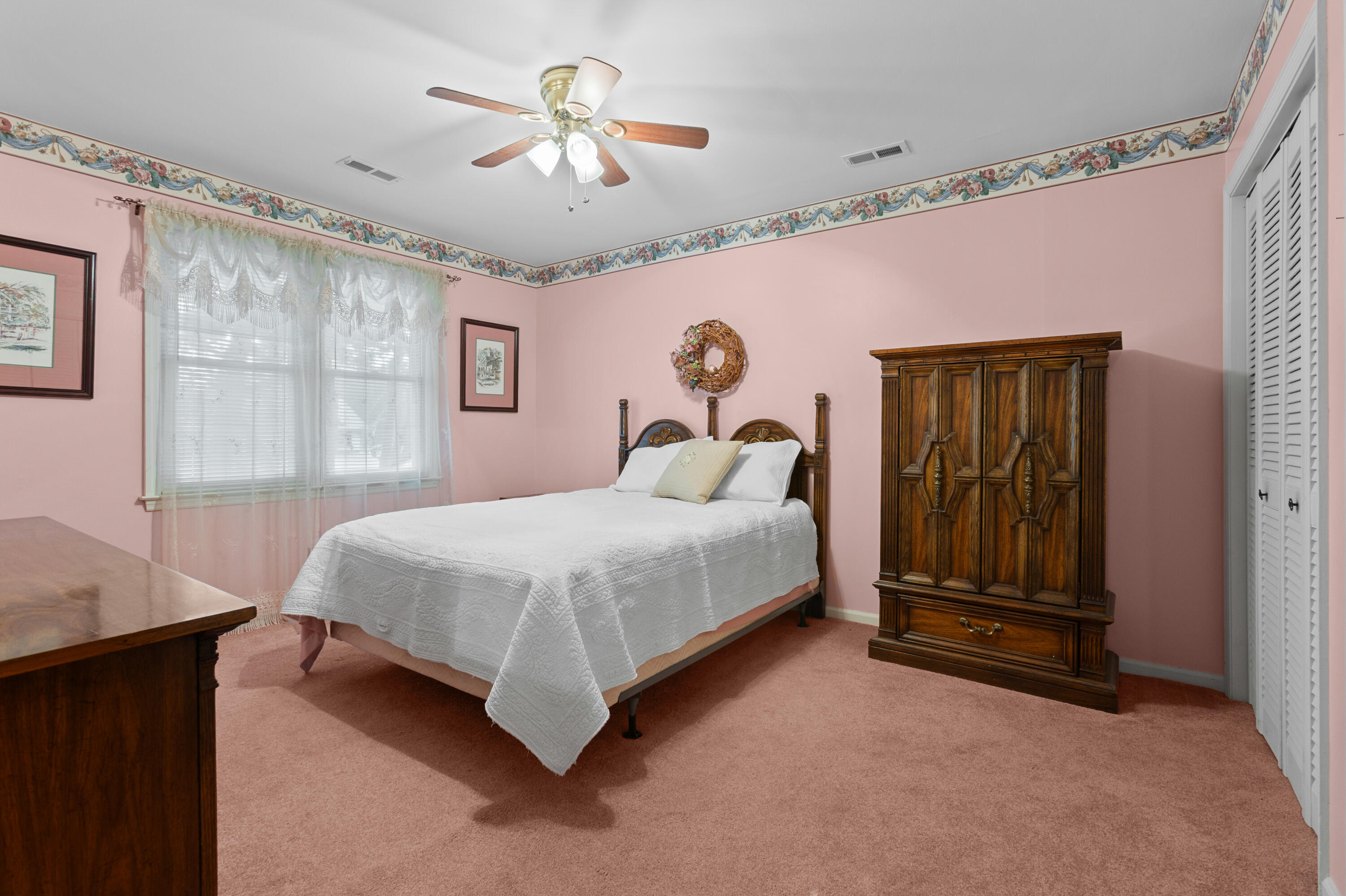 5924 Commonwealth Circle