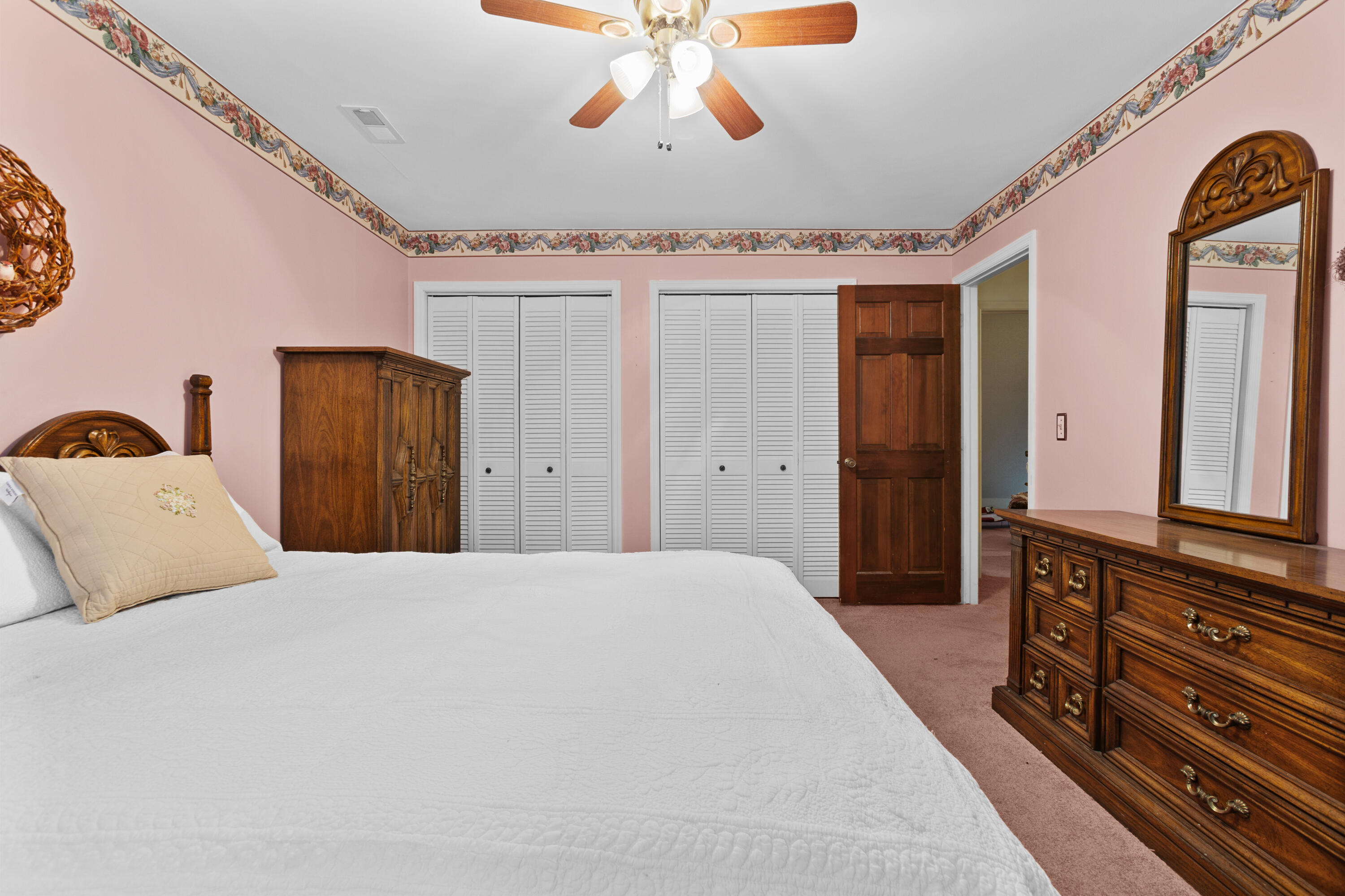 5924 Commonwealth Circle