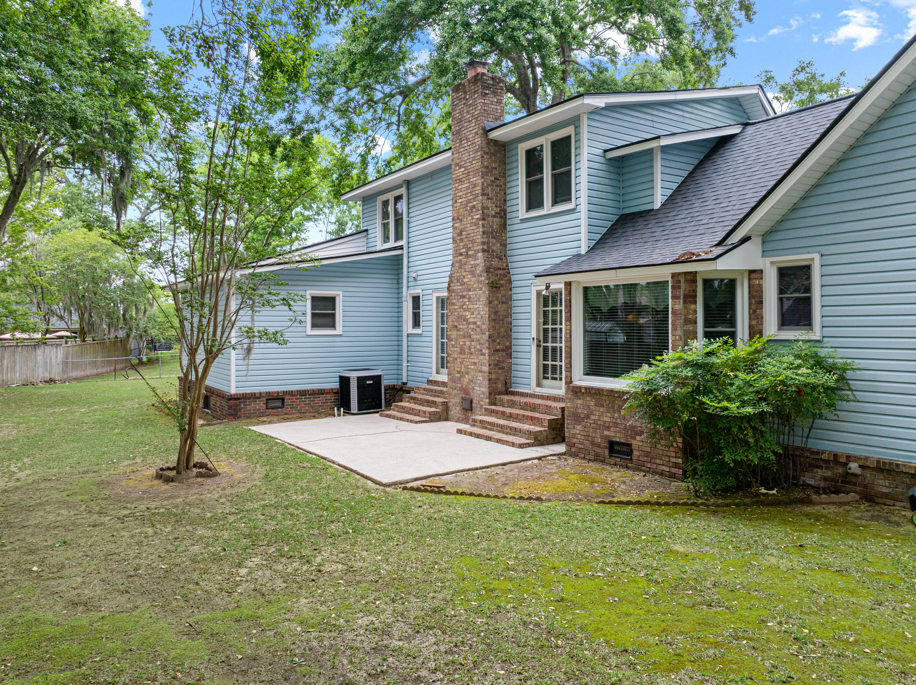 5924 Commonwealth Circle