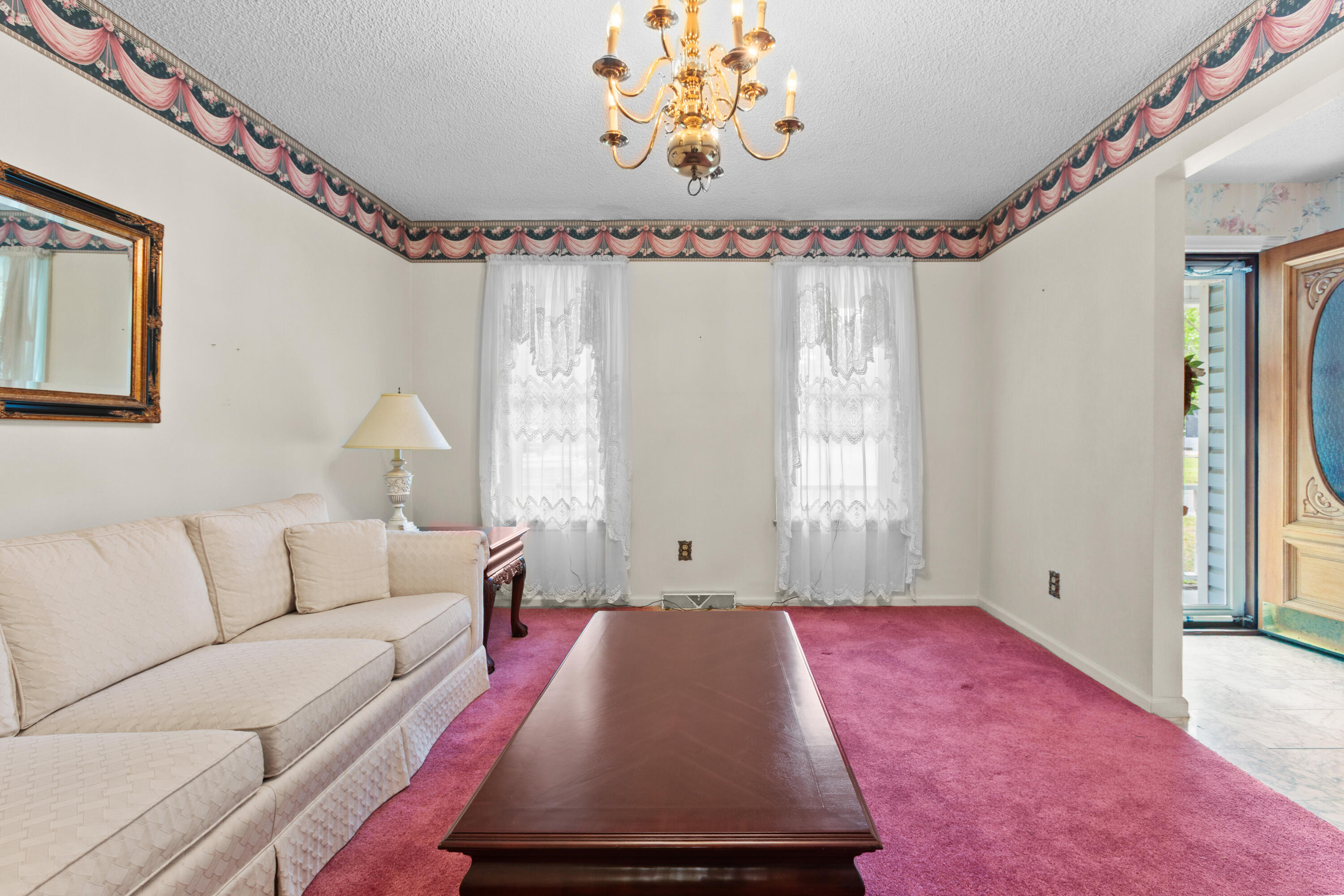 5924 Commonwealth Circle