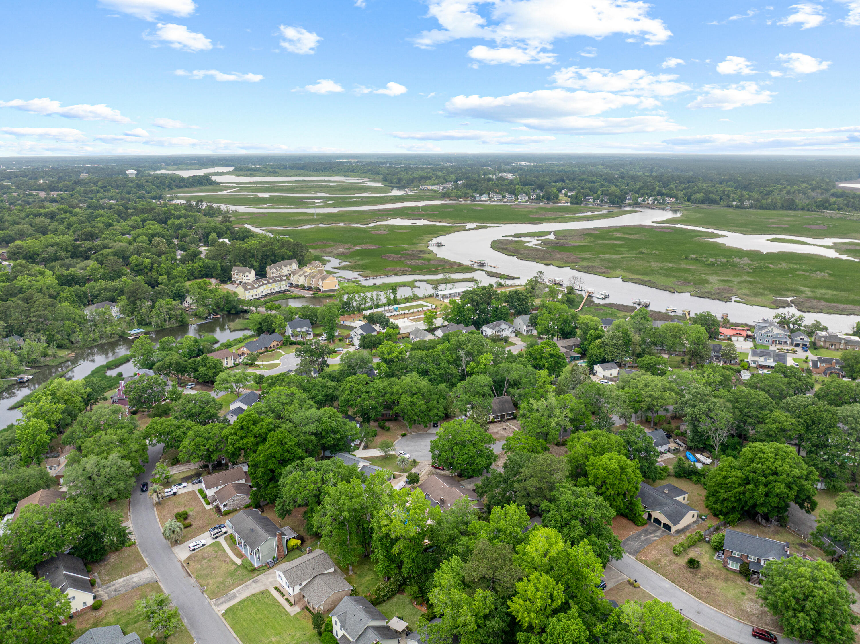 5924 Commonwealth Circle