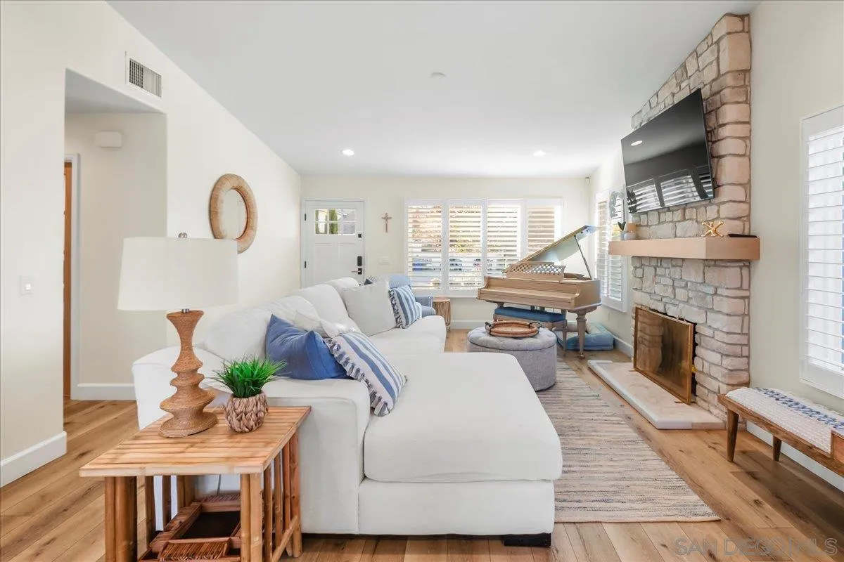 14276 Jennings Vista Way