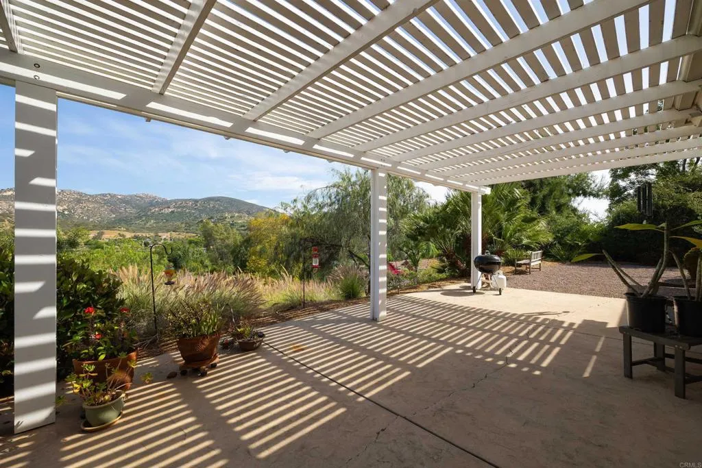 9948 Blossom Valley Rd
