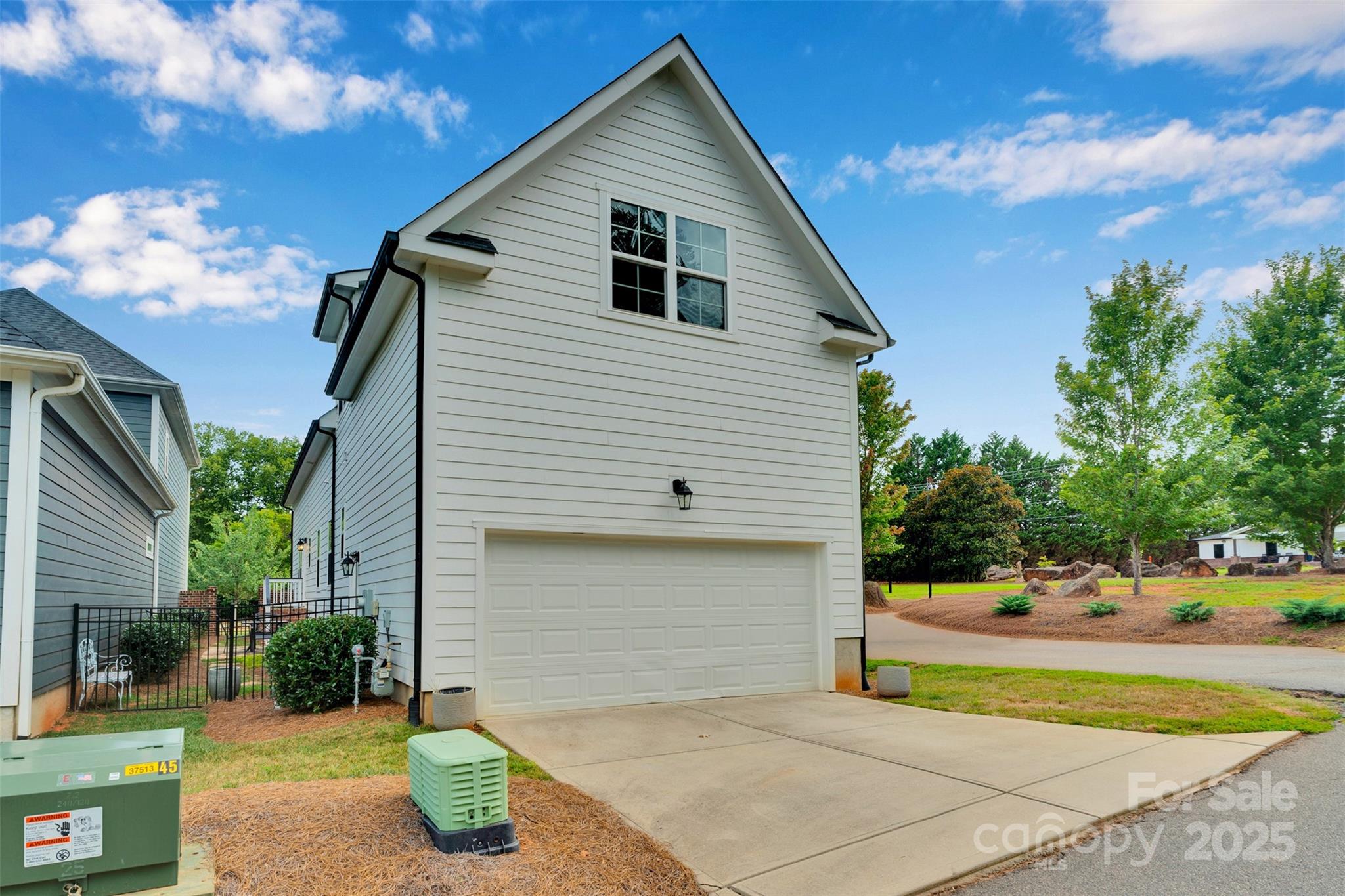 2363 Shanklin Lane
