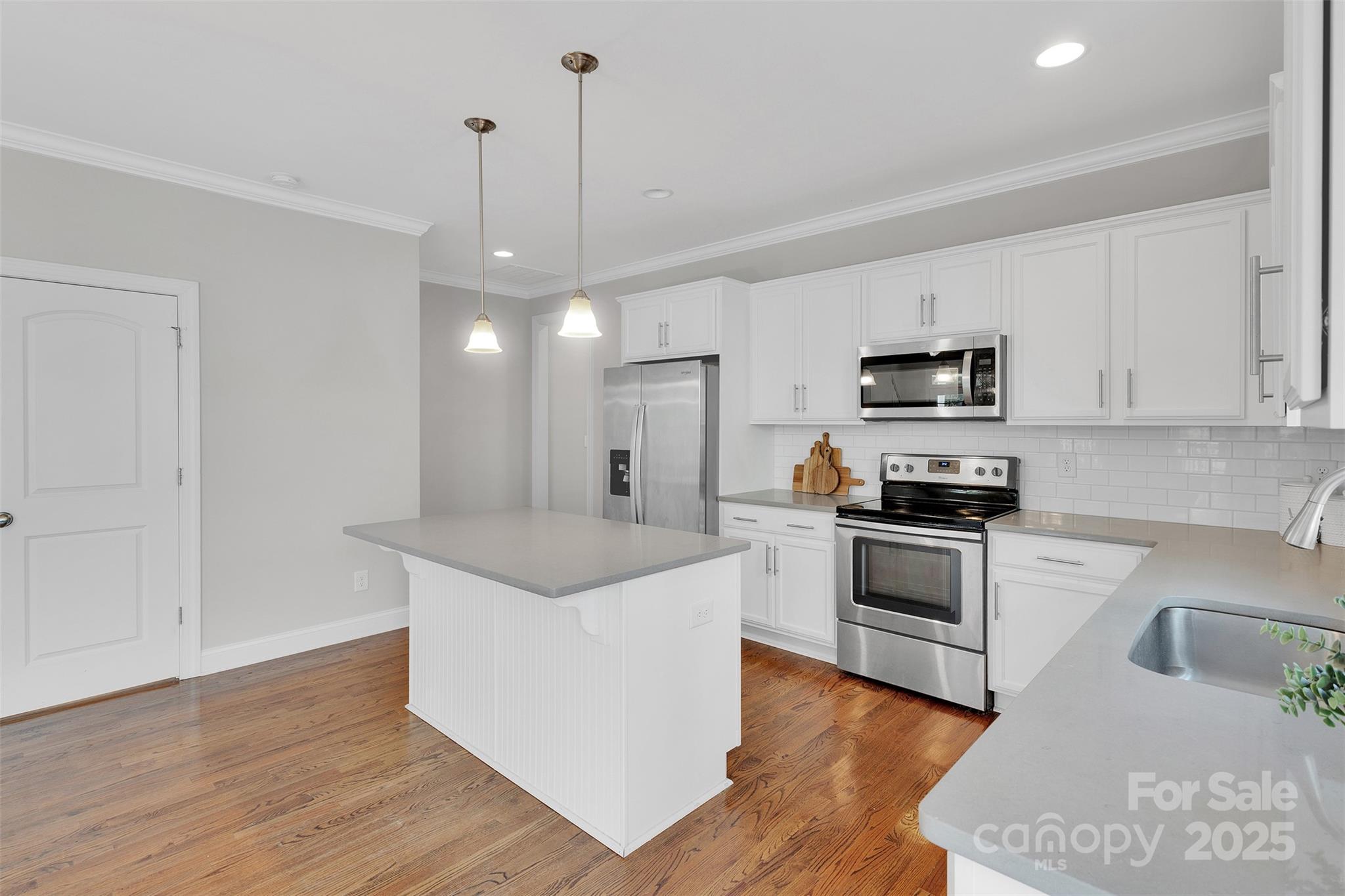 2363 Shanklin Lane