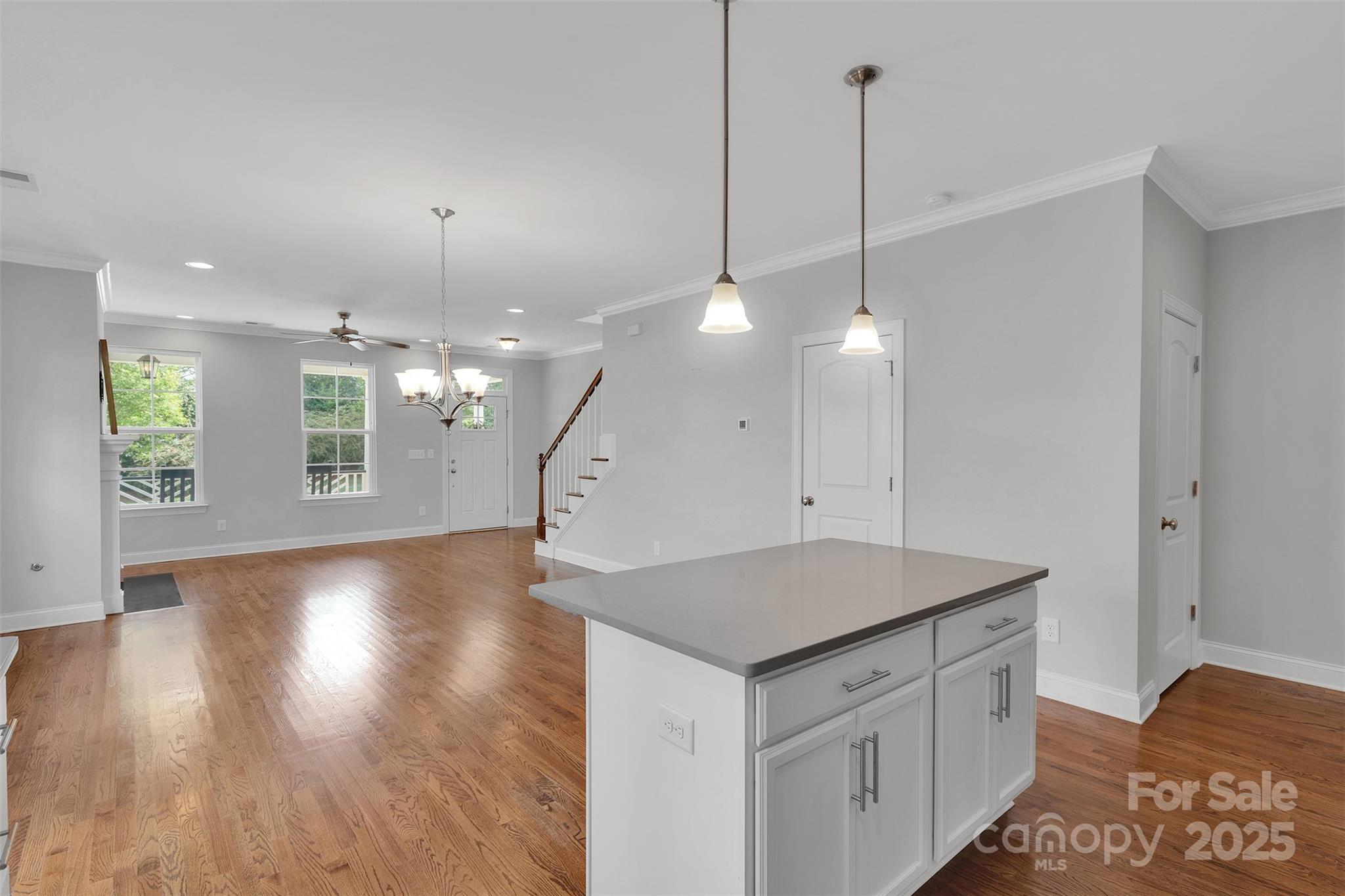 2363 Shanklin Lane