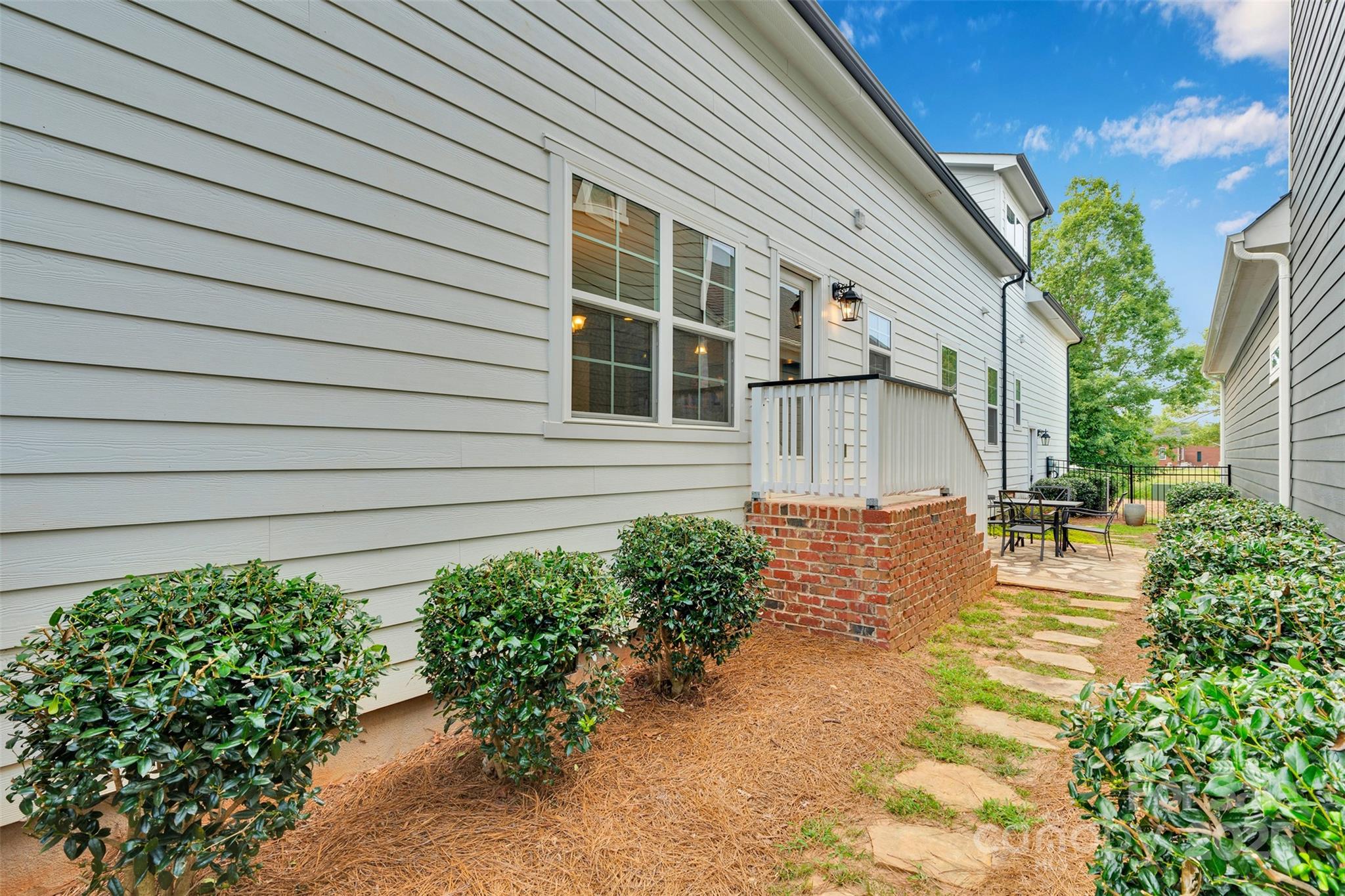 2363 Shanklin Lane