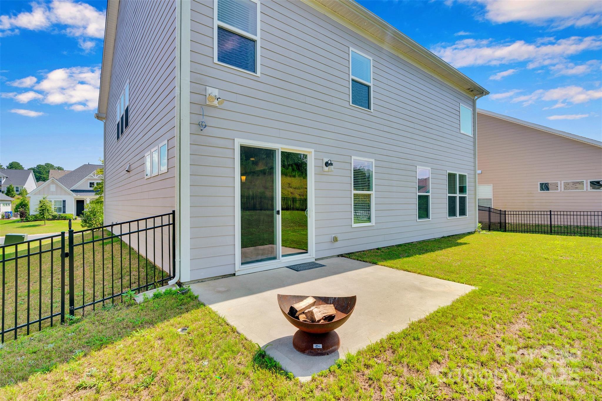 8095 Woodline Lane