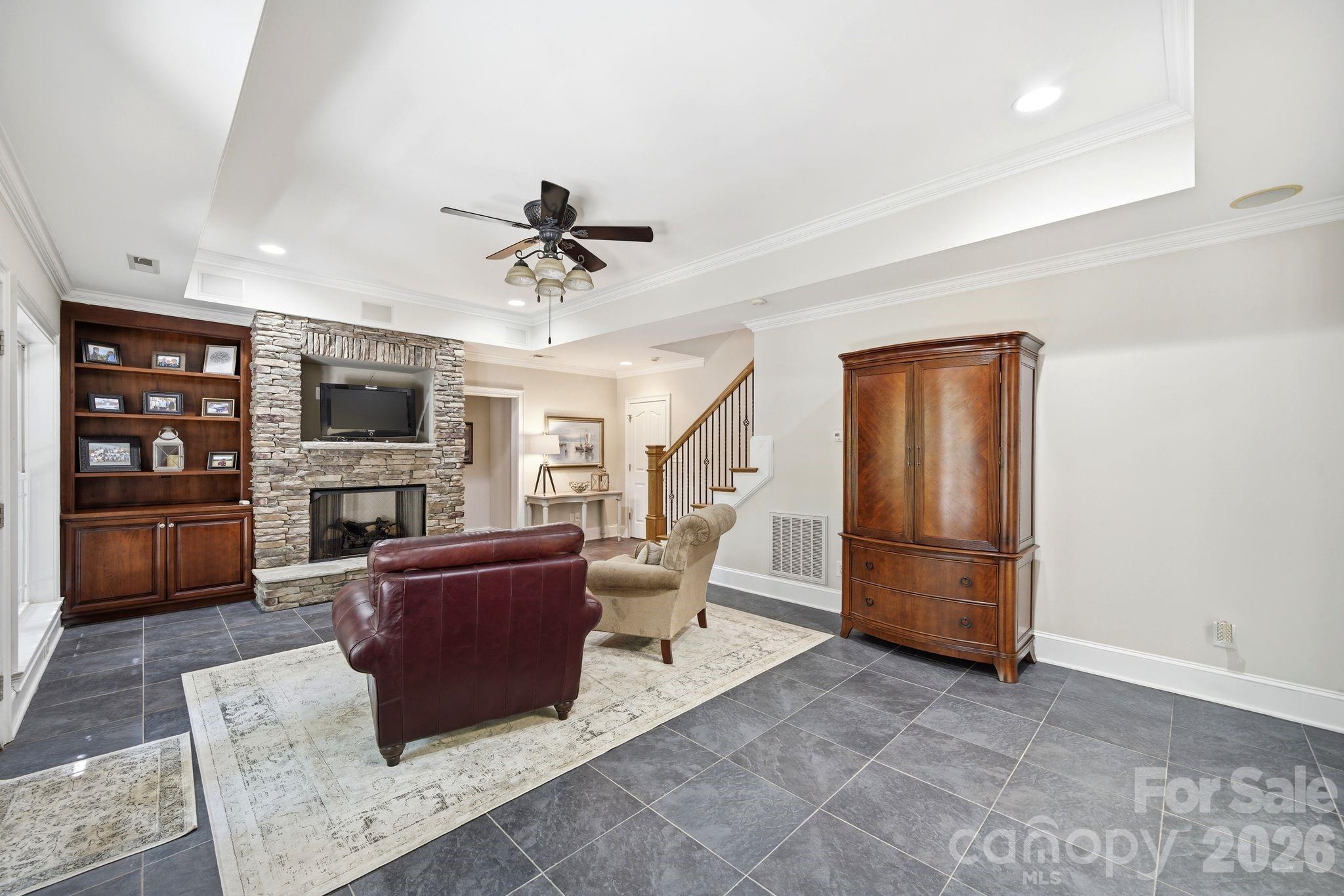 7592 Cottonwood Drive