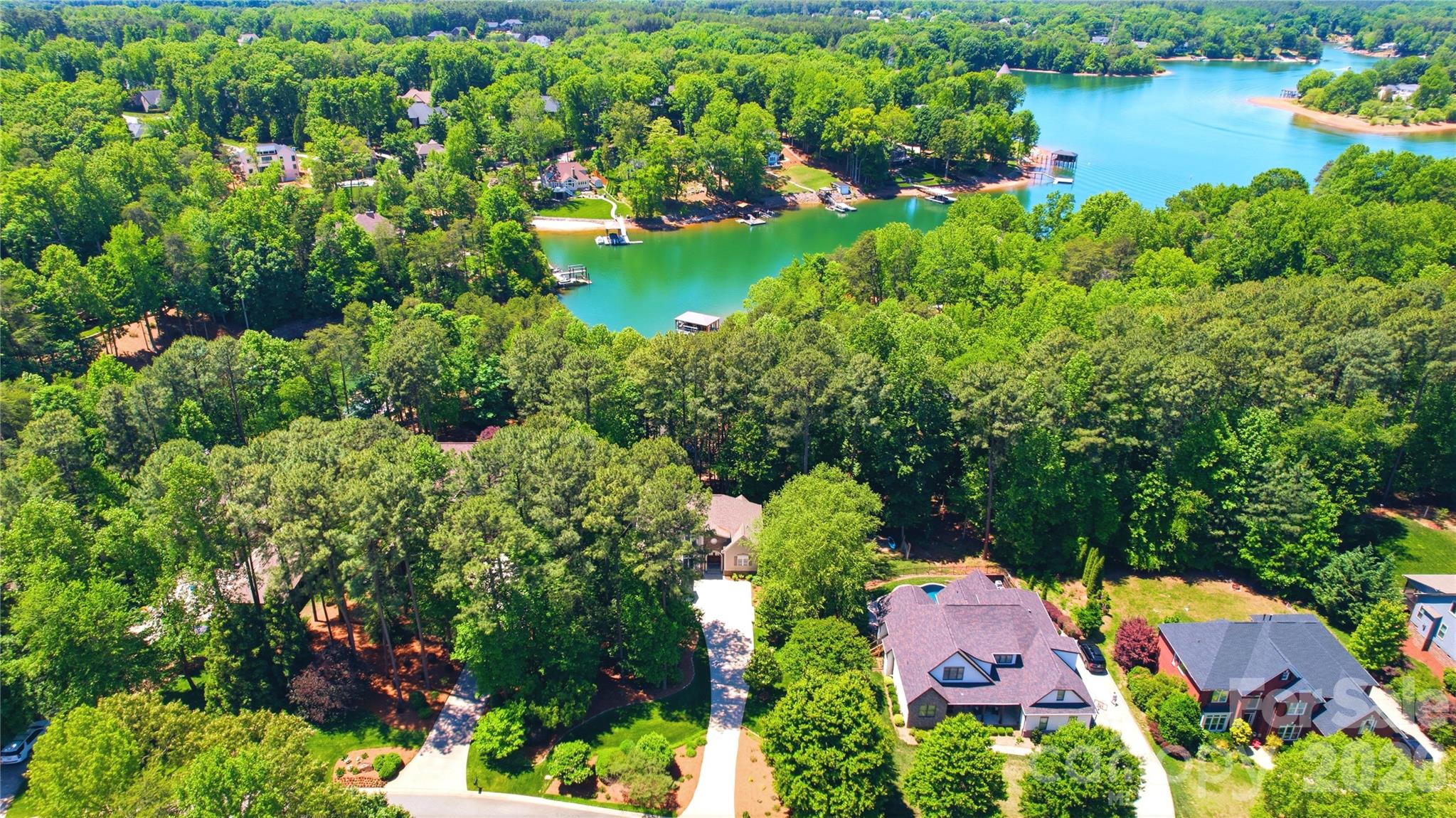 7592 Cottonwood Drive