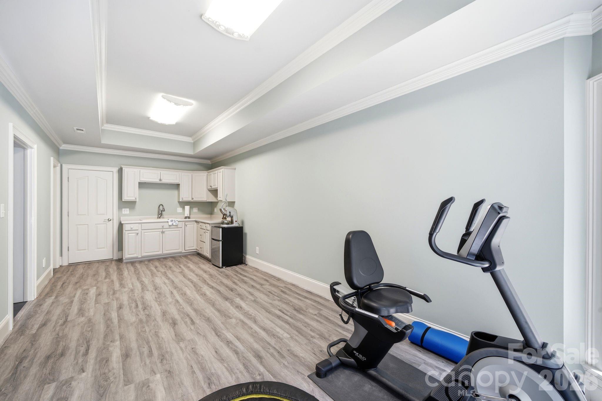 7592 Cottonwood Drive