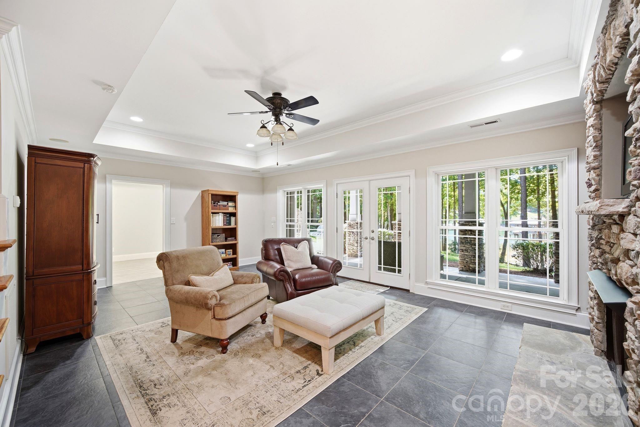 7592 Cottonwood Drive