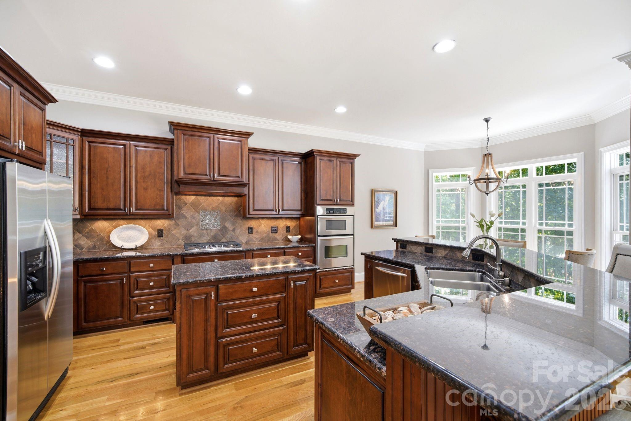 7592 Cottonwood Drive
