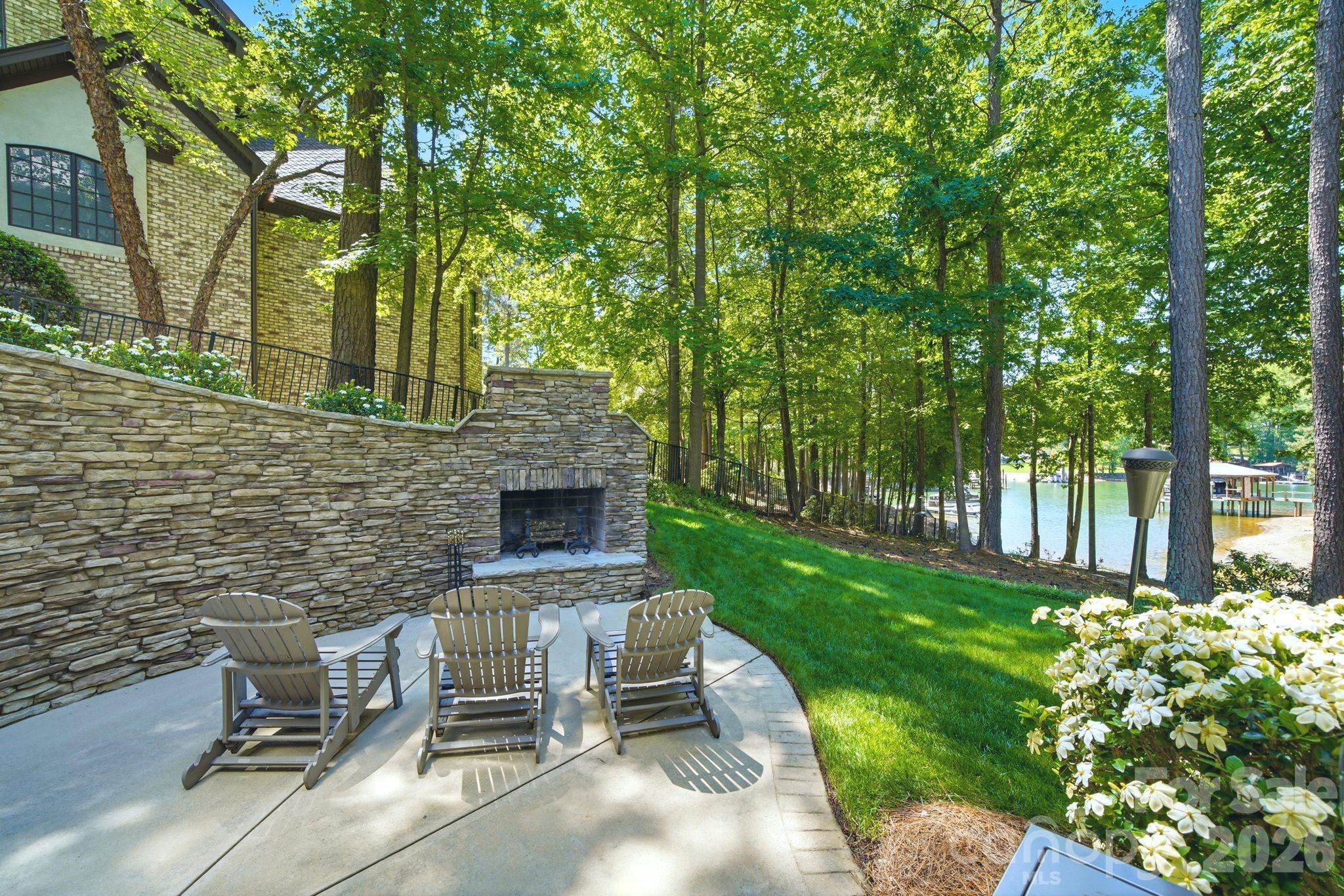 7592 Cottonwood Drive